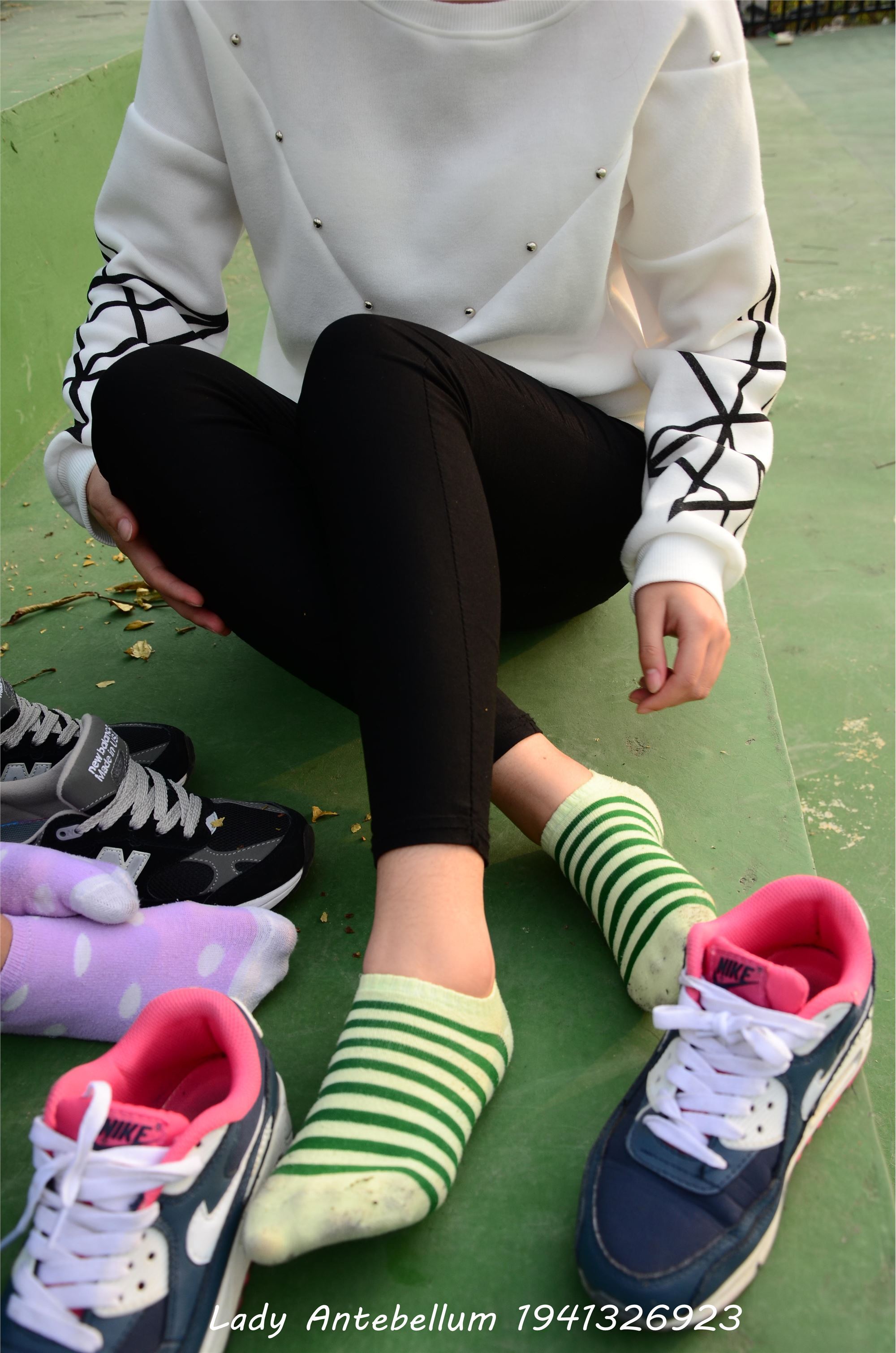 [战前女神] 恋足美腿棉袜女神级摄影套图 019