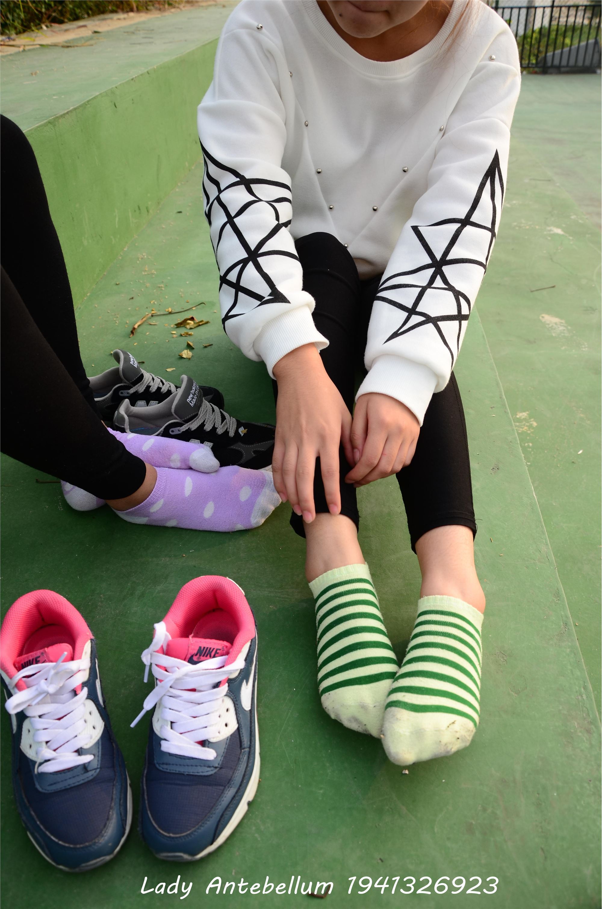 [战前女神] 恋足美腿棉袜女神级摄影套图 019