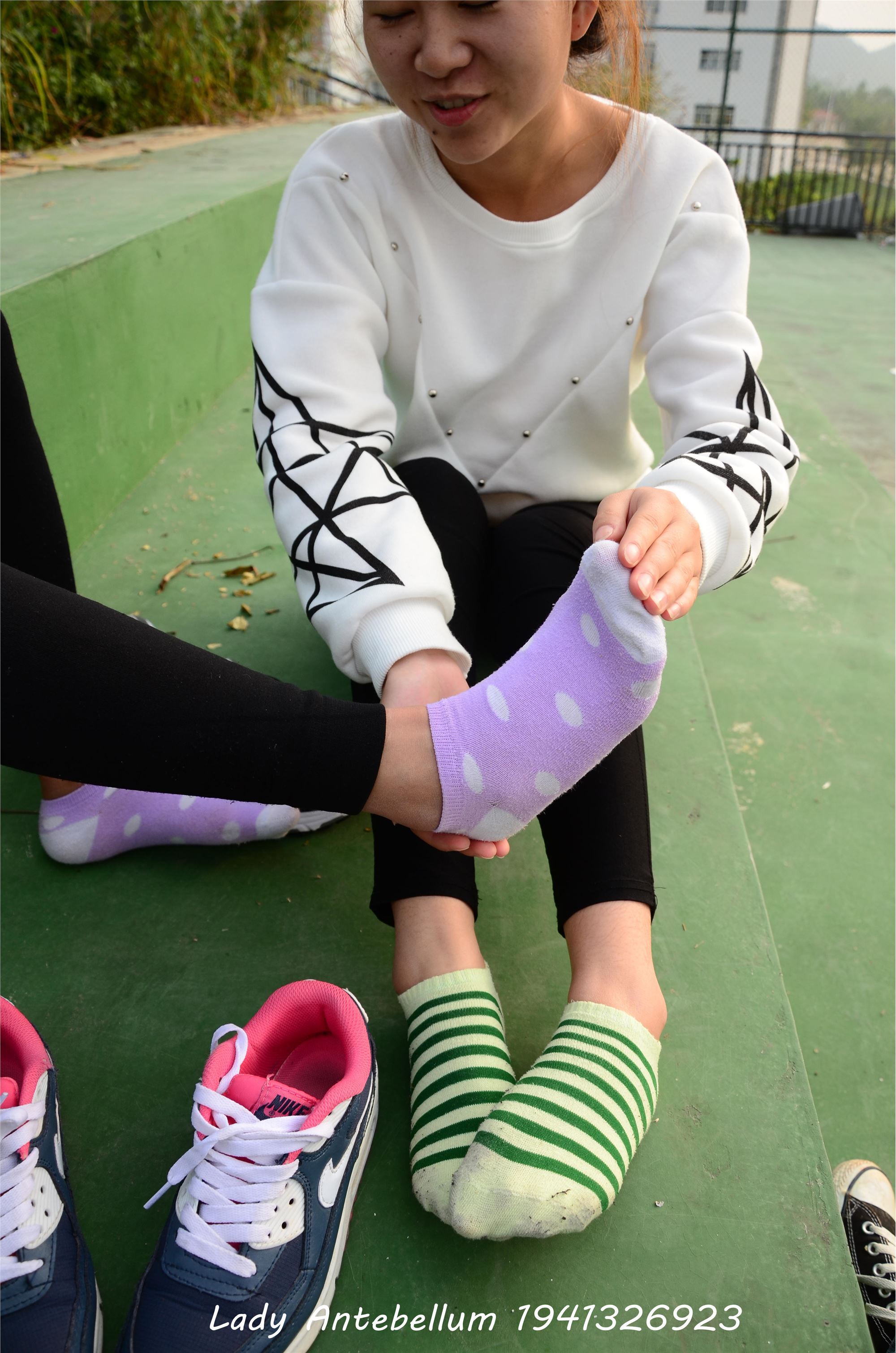 [战前女神] 恋足美腿棉袜女神级摄影套图 019