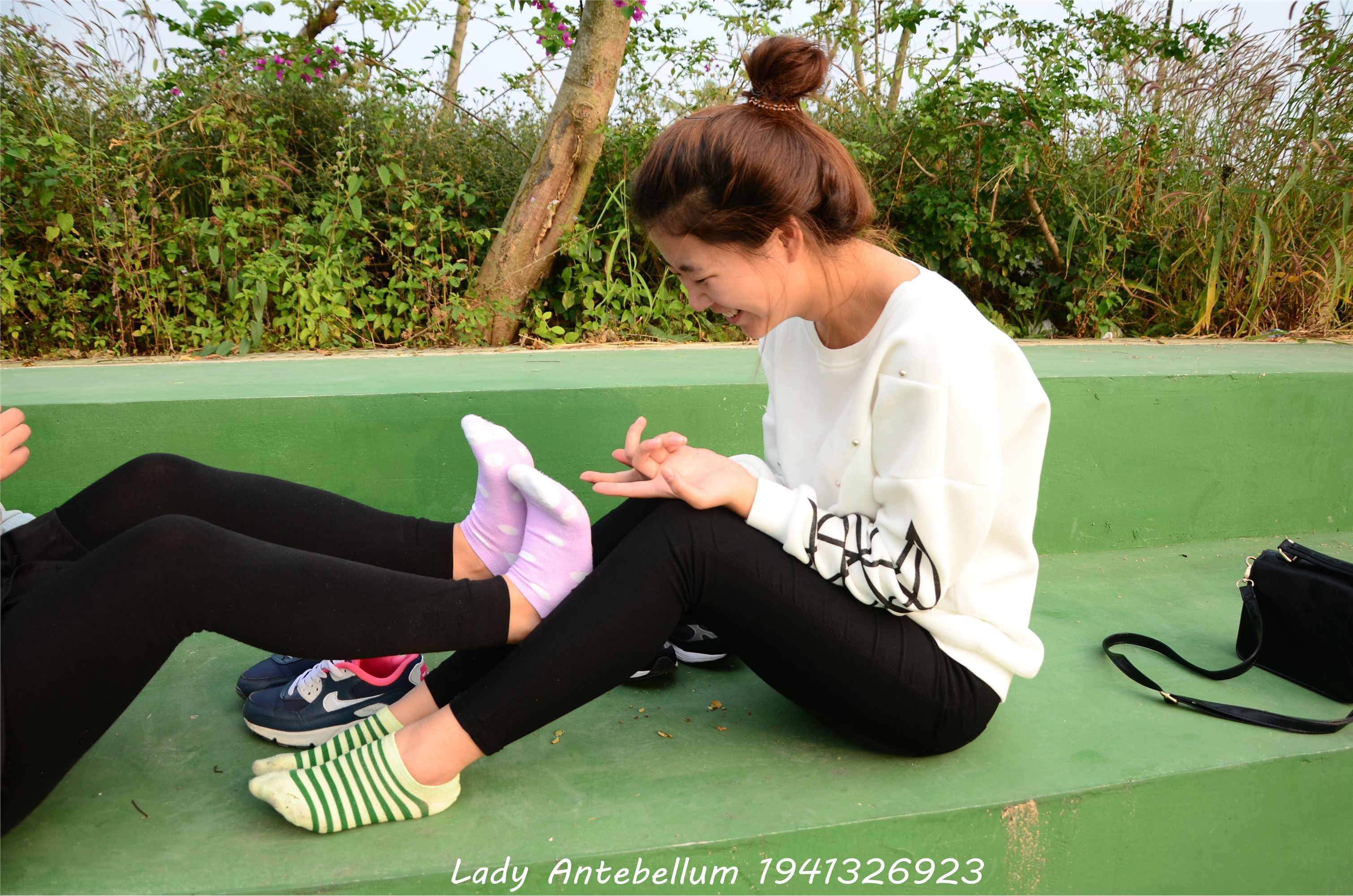 [战前女神] 恋足美腿棉袜女神级摄影套图 019