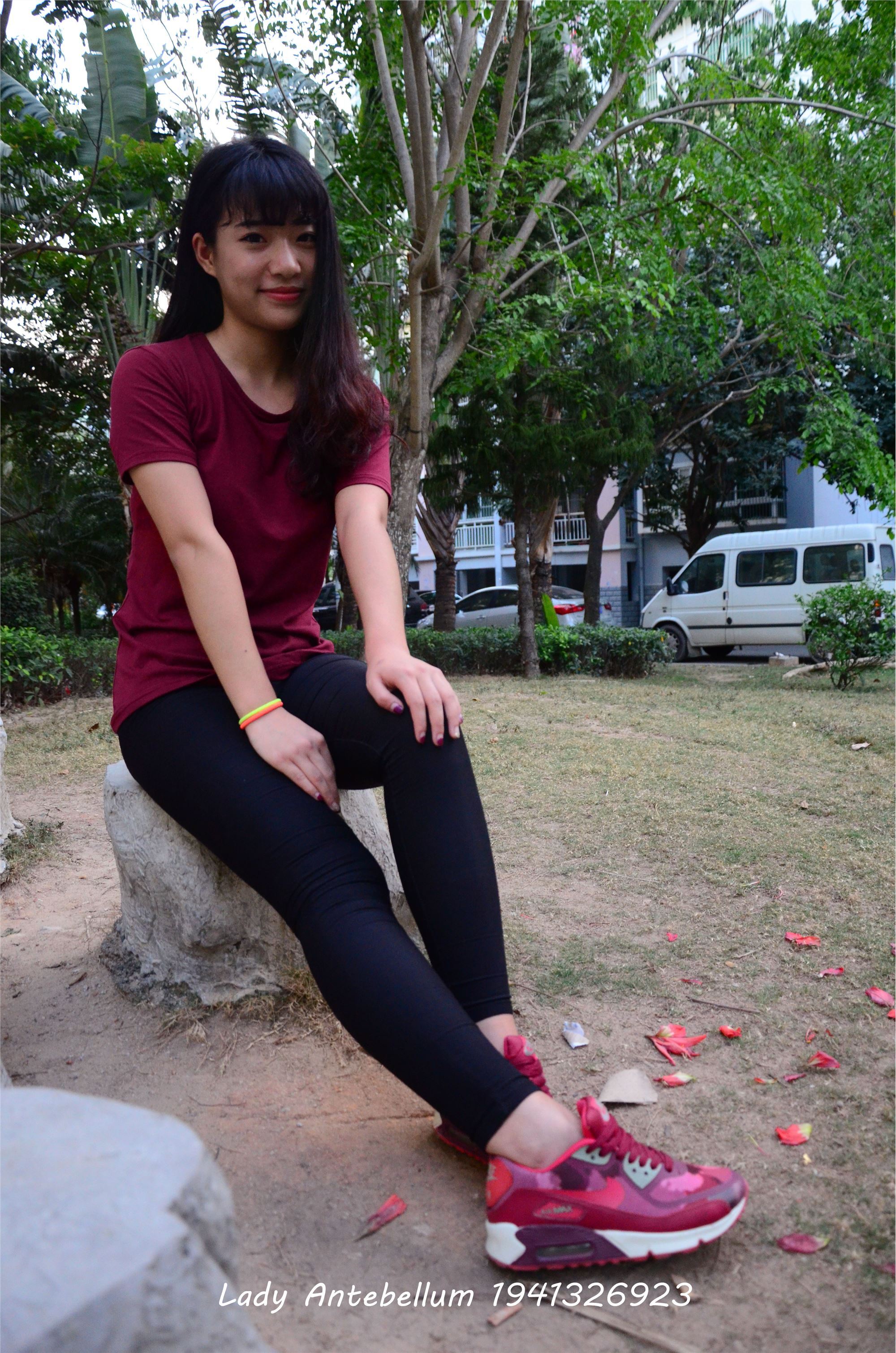 [战前女神] 恋足美腿棉袜女神级摄影套图 020