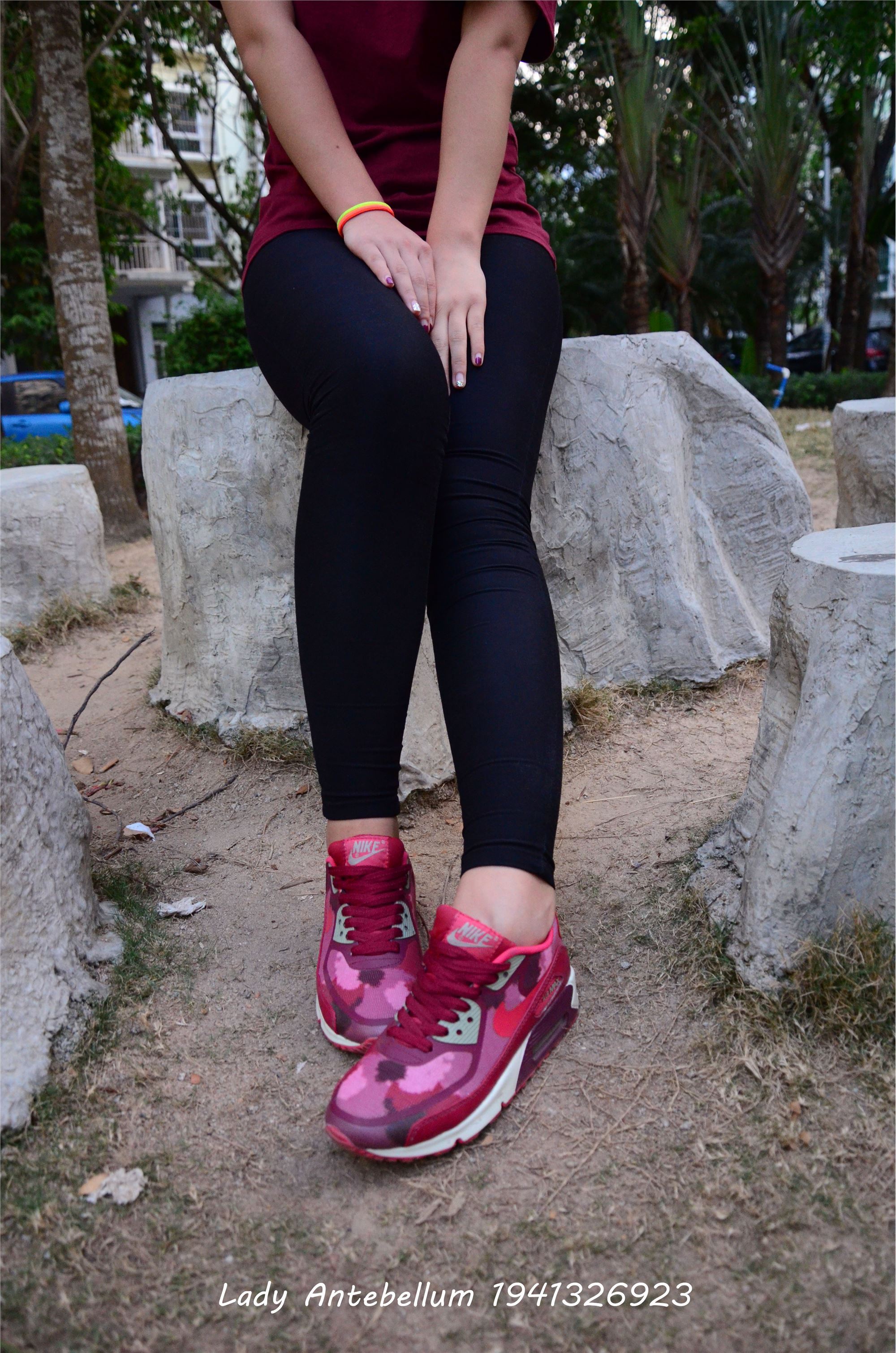 [战前女神] 恋足美腿棉袜女神级摄影套图 020