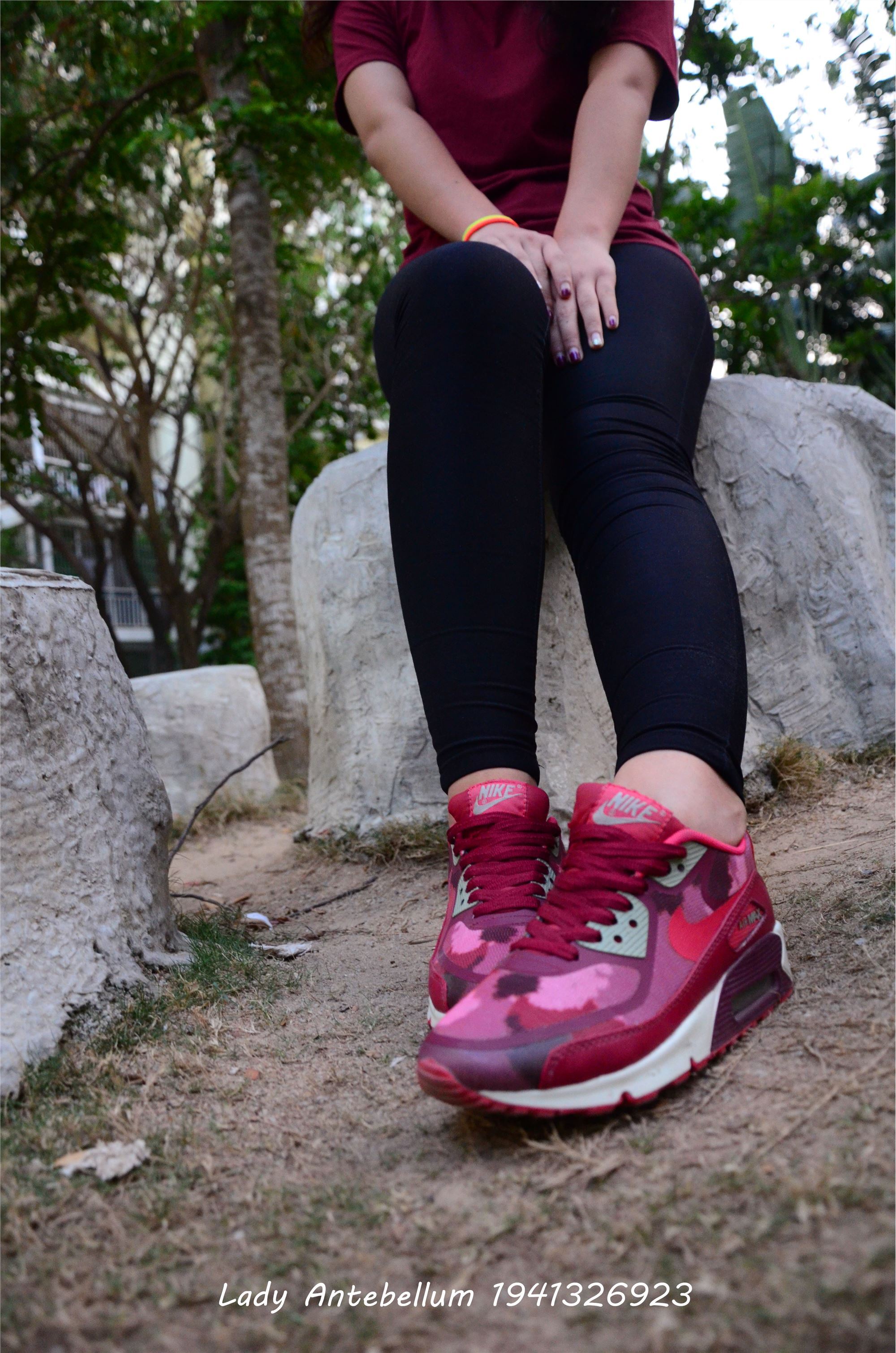 [战前女神] 恋足美腿棉袜女神级摄影套图 020