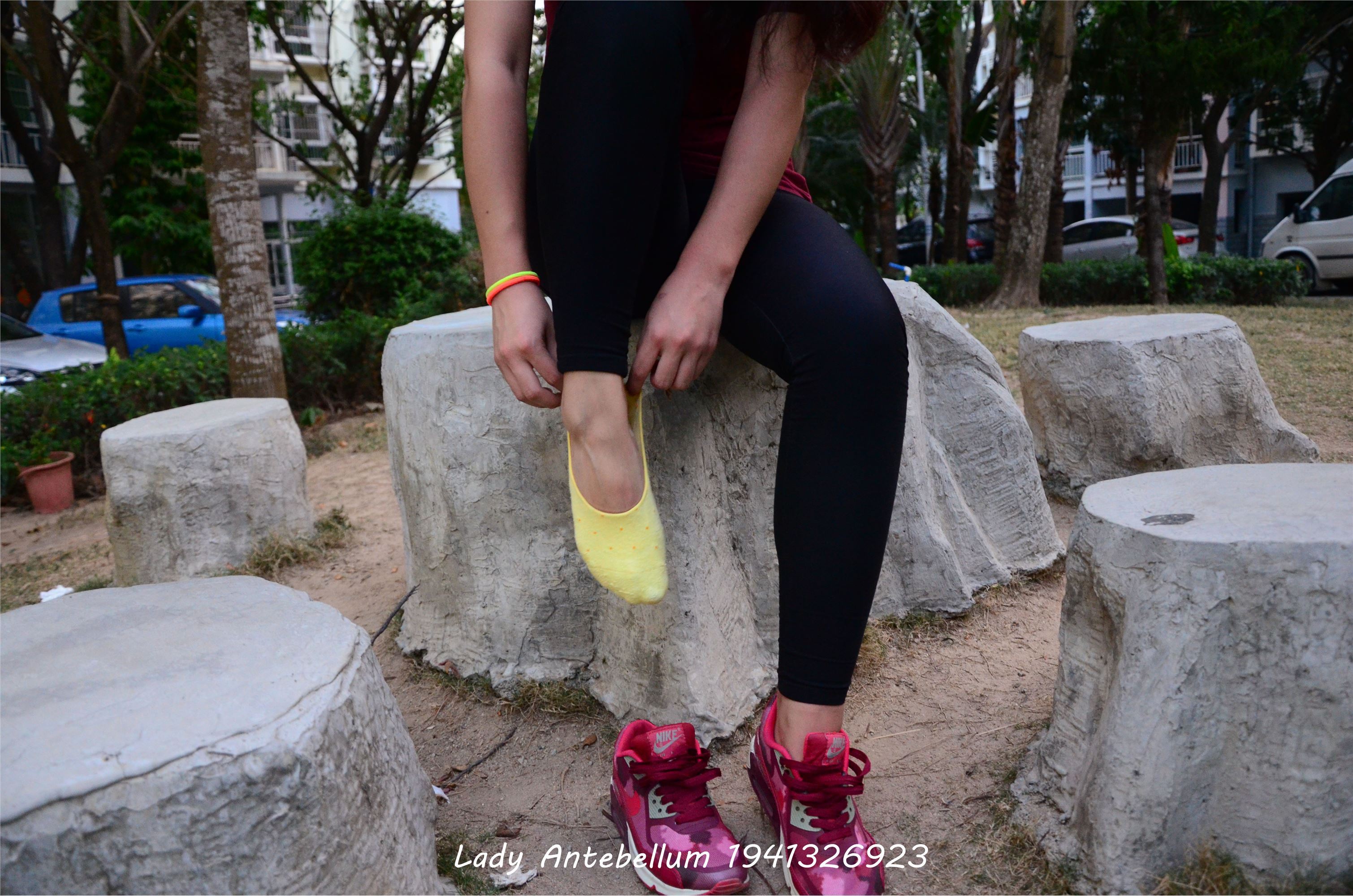 [战前女神] 恋足美腿棉袜女神级摄影套图 020