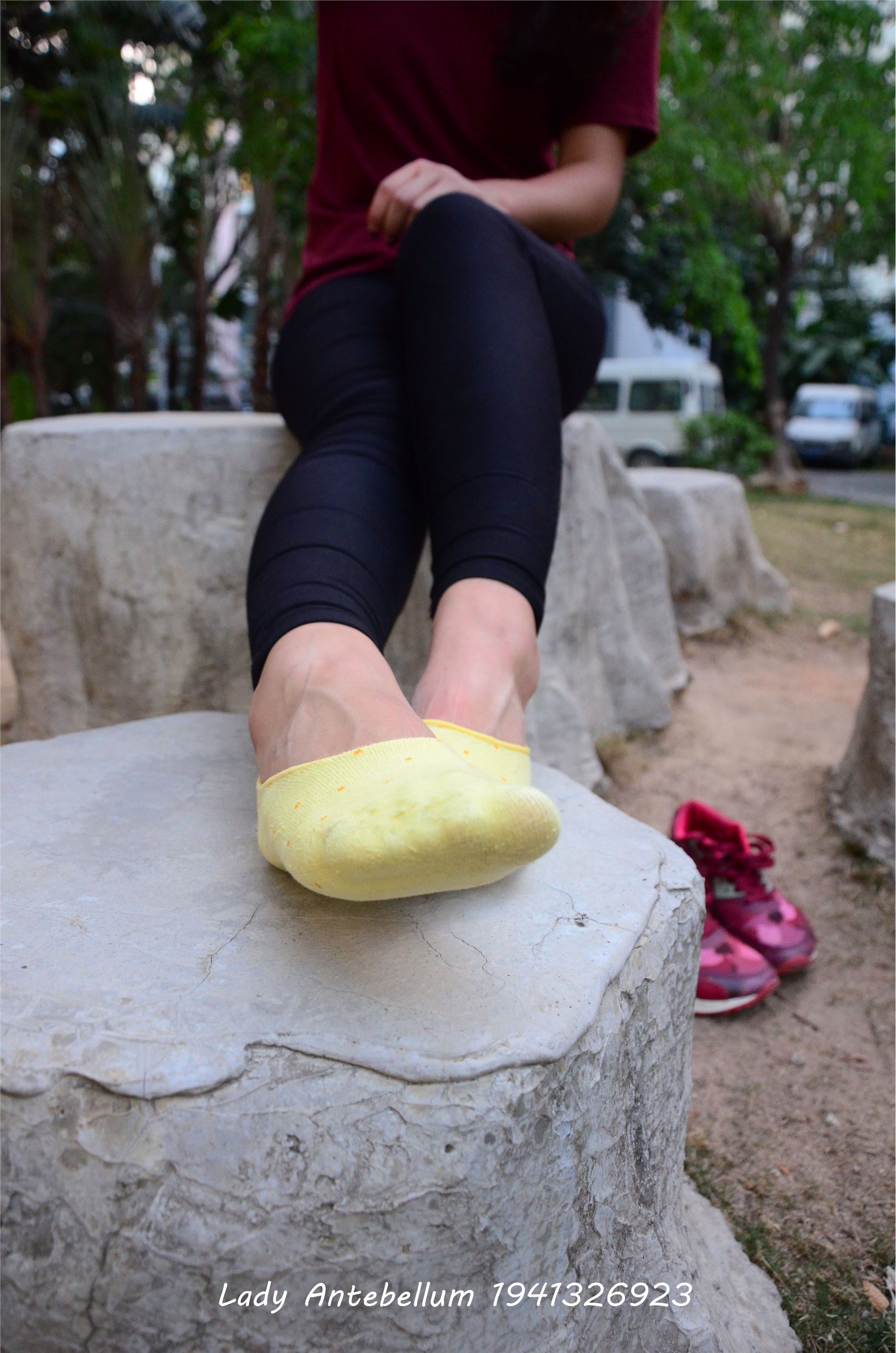 [战前女神] 恋足美腿棉袜女神级摄影套图 020