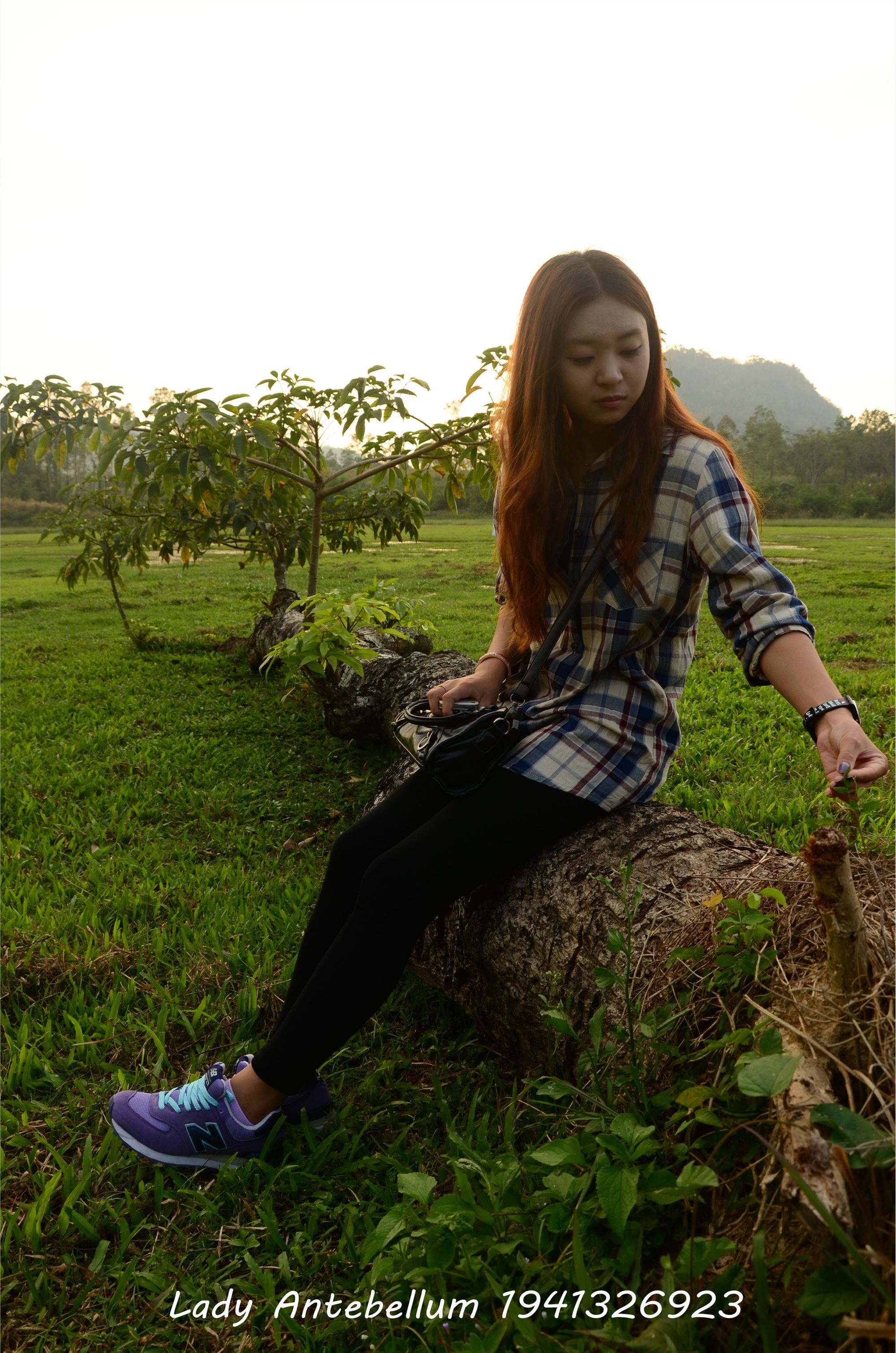 [战前女神] 恋足美腿棉袜女神级摄影套图 021