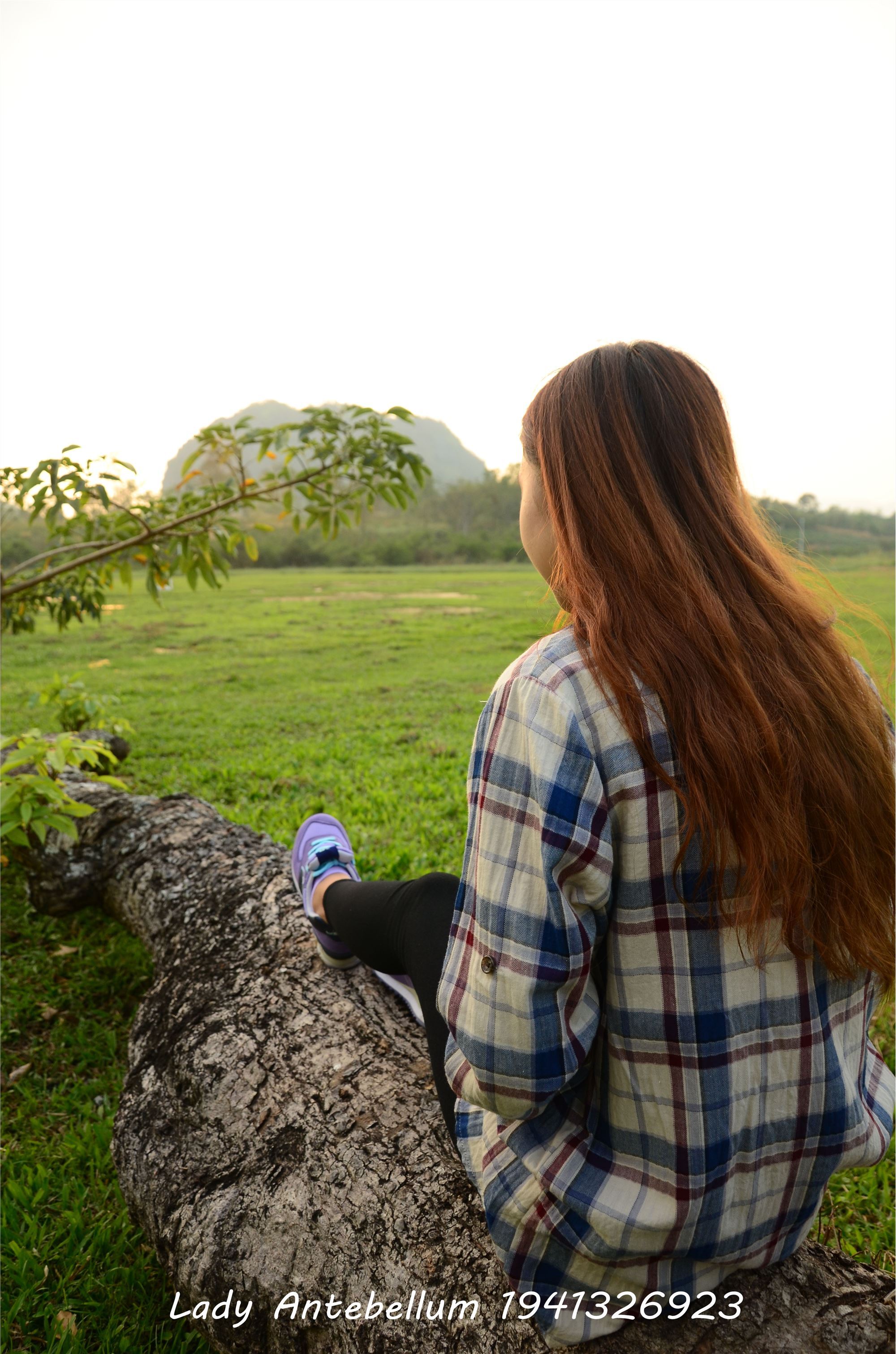 [战前女神] 恋足美腿棉袜女神级摄影套图 021