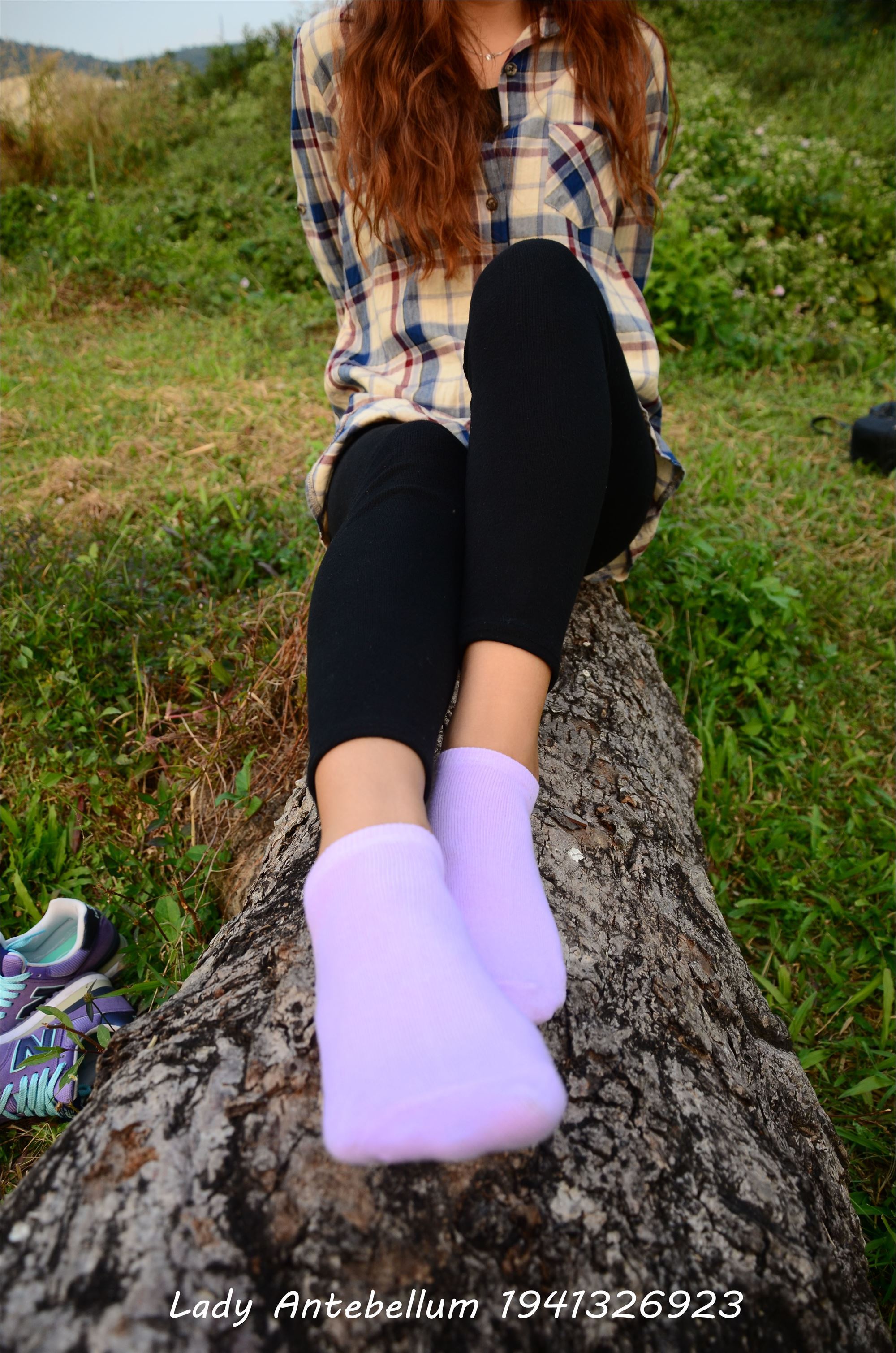 [战前女神] 恋足美腿棉袜女神级摄影套图 021