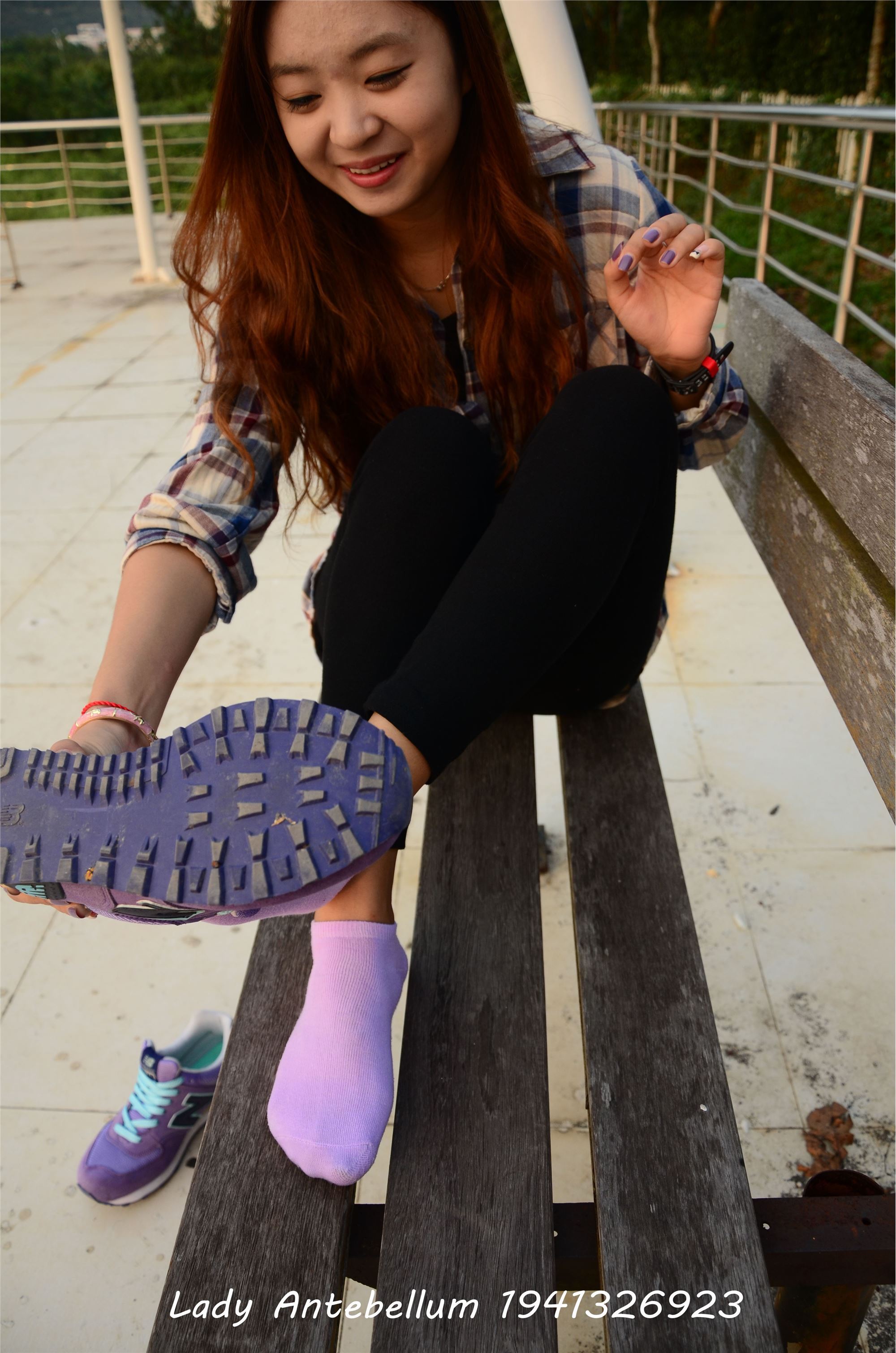 [战前女神] 恋足美腿棉袜女神级摄影套图 021