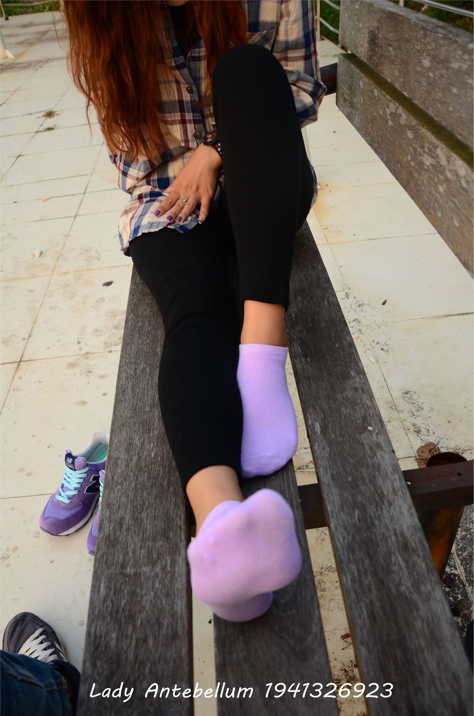 [战前女神] 恋足美腿棉袜女神级摄影套图 021