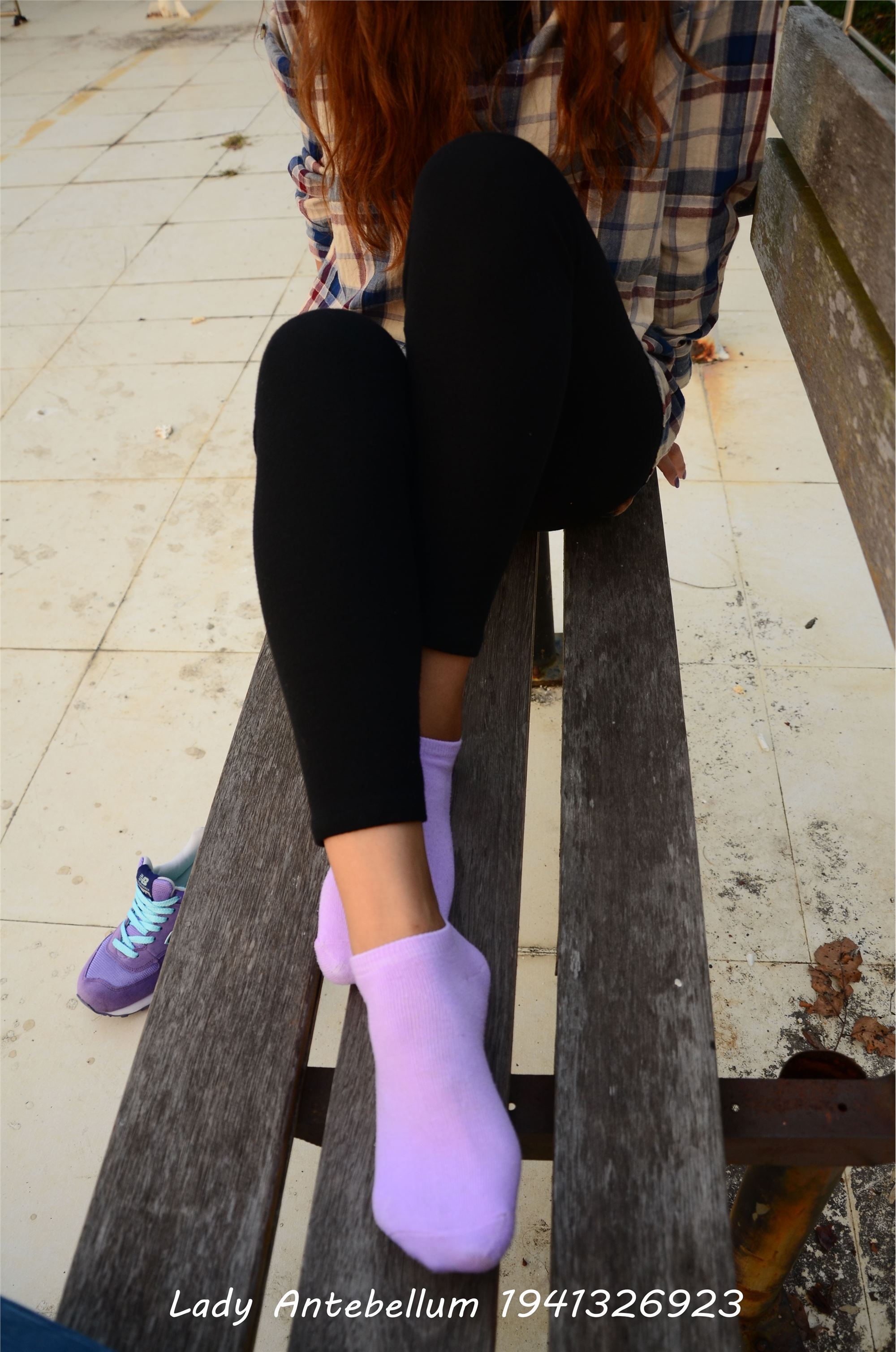 [战前女神] 恋足美腿棉袜女神级摄影套图 021