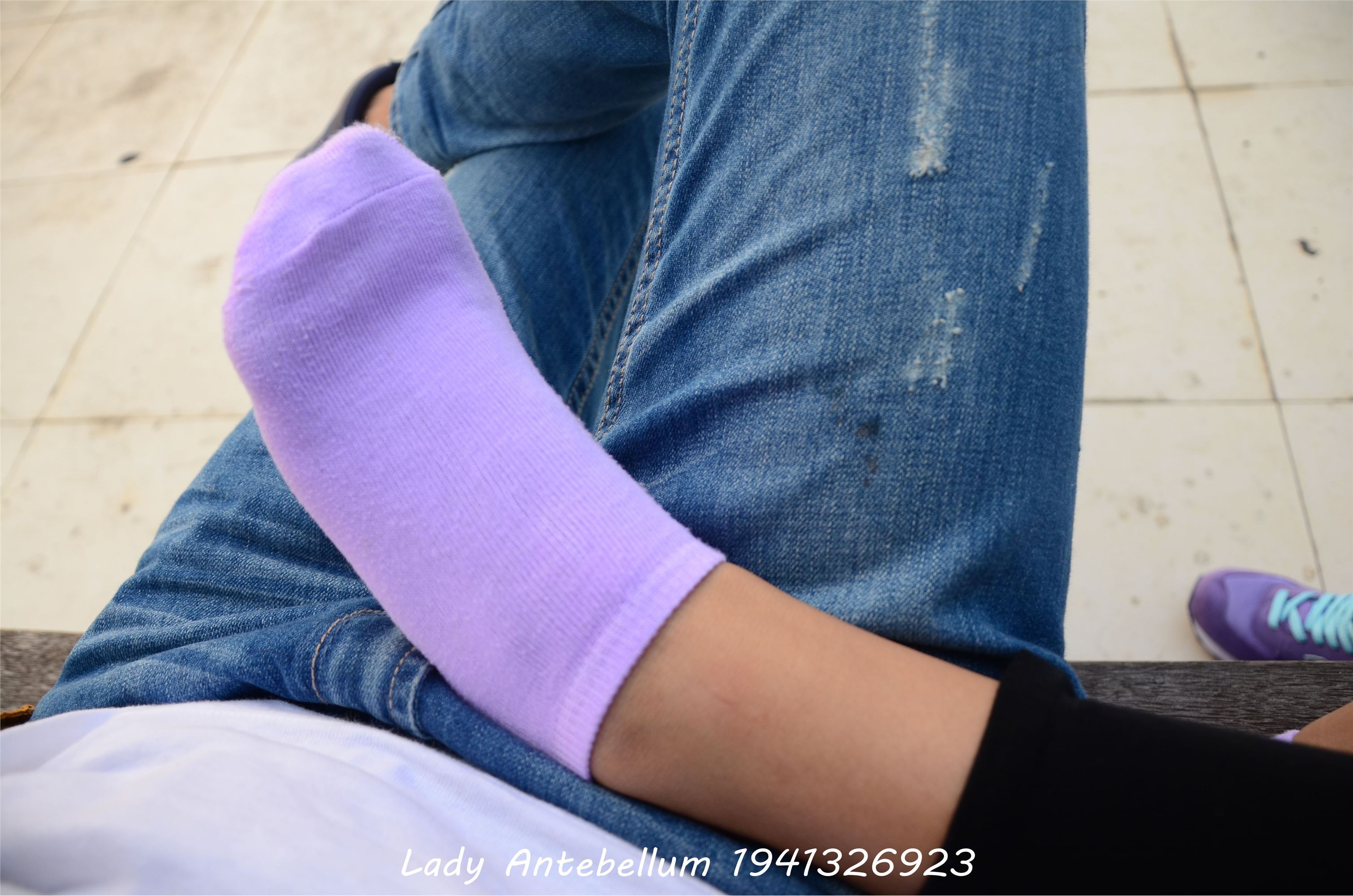 [战前女神] 恋足美腿棉袜女神级摄影套图 021