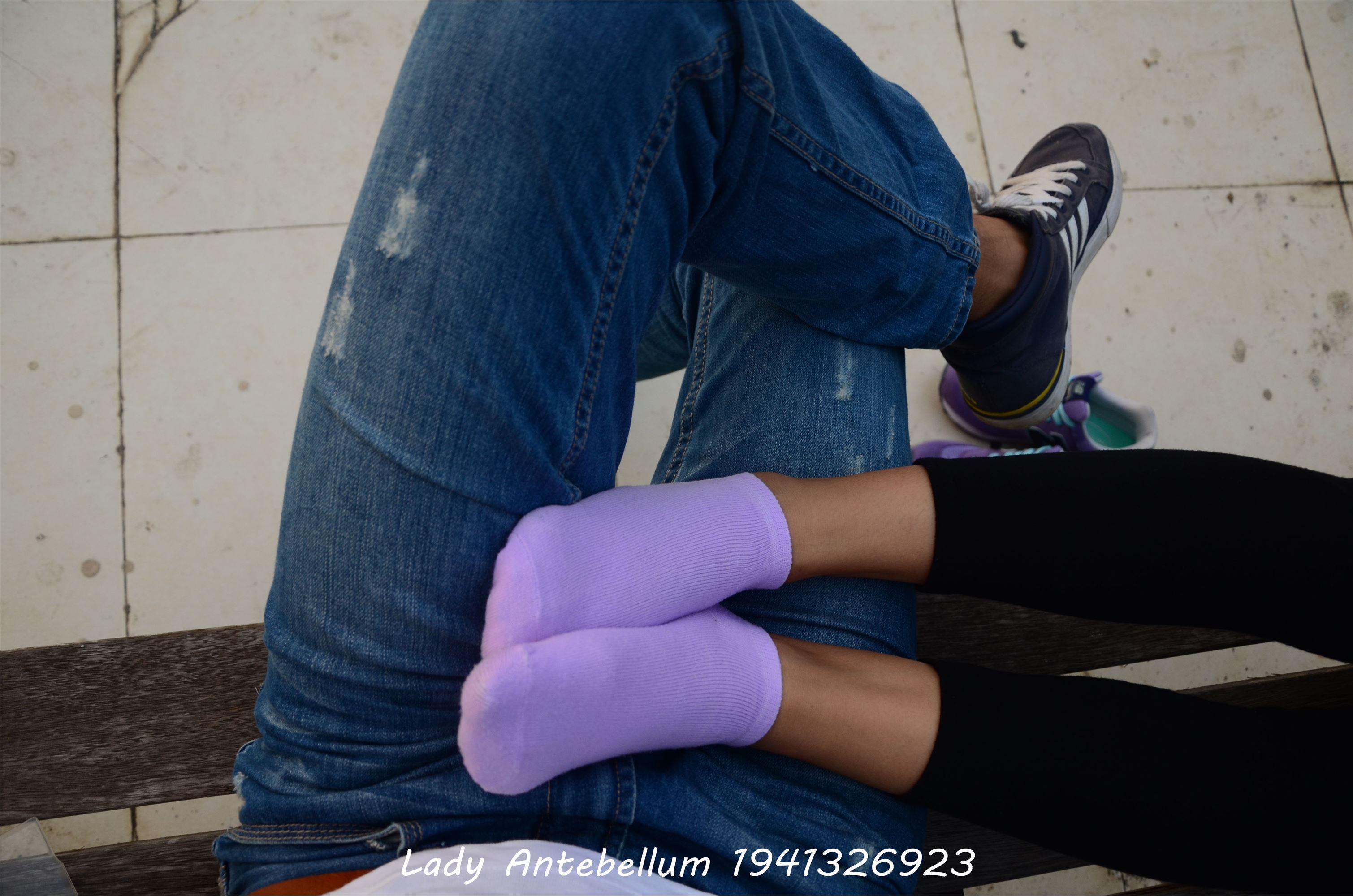 [战前女神] 恋足美腿棉袜女神级摄影套图 021