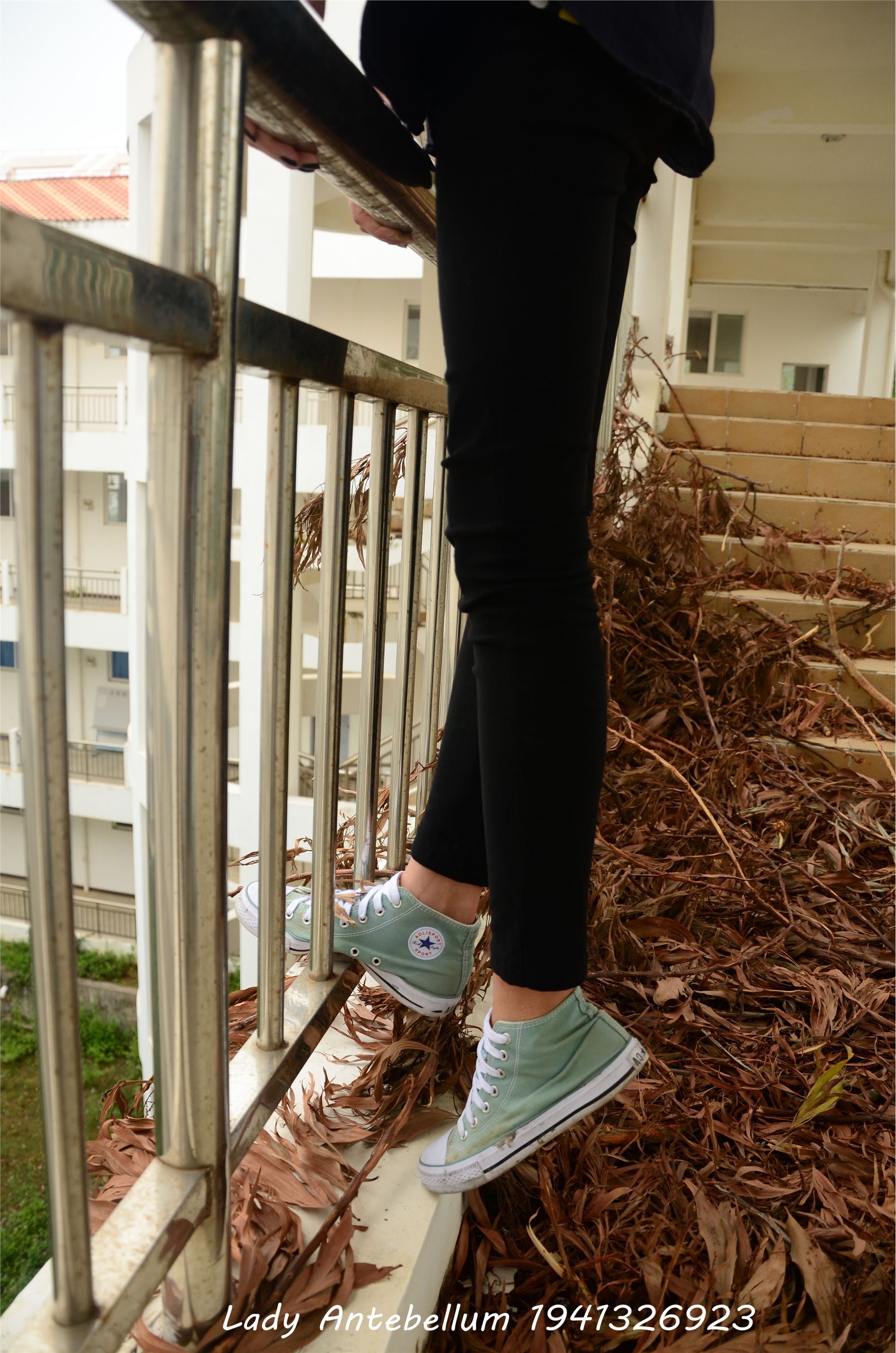 [战前女神] 恋足美腿棉袜女神级摄影套图 022