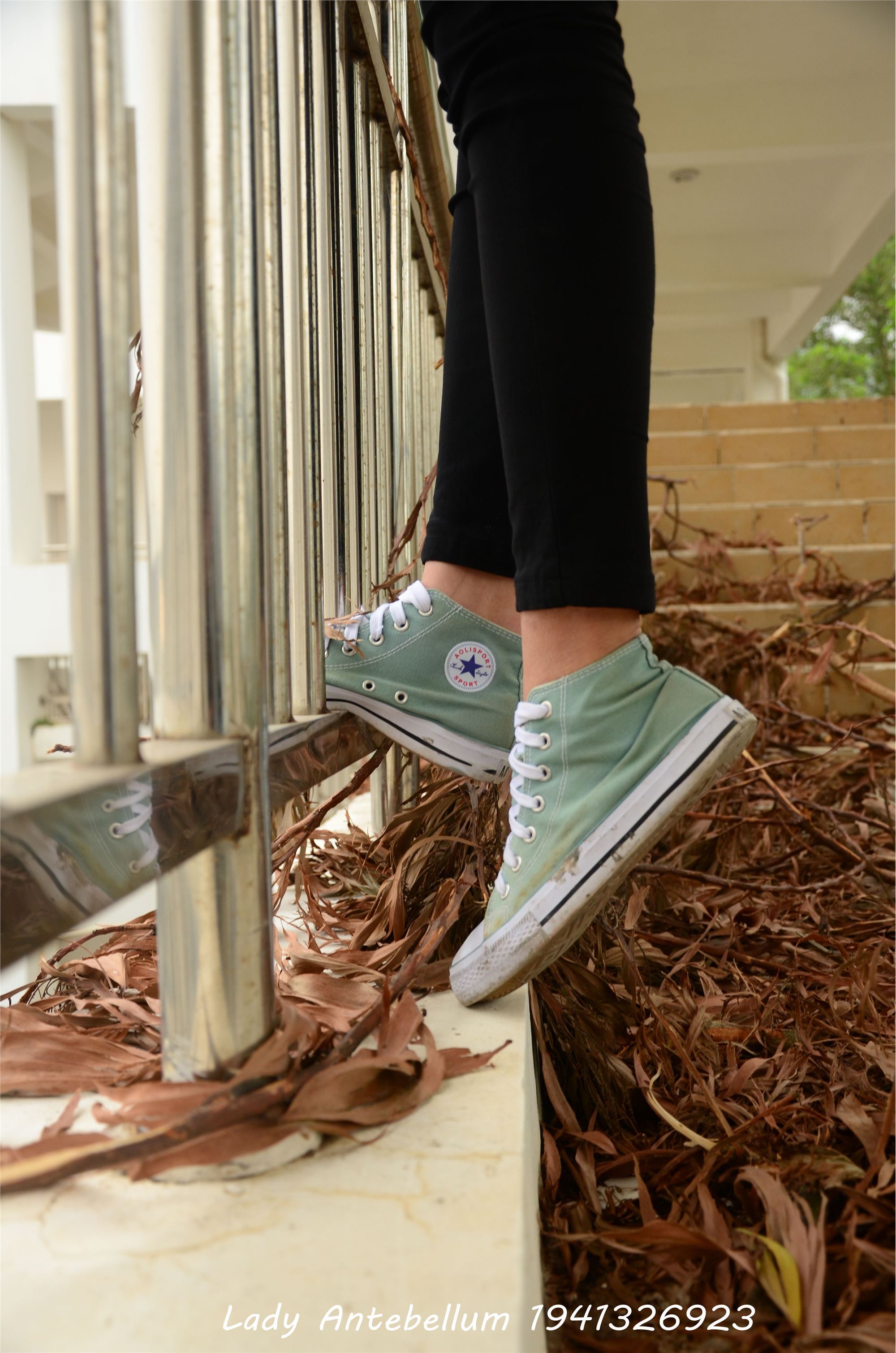 [战前女神] 恋足美腿棉袜女神级摄影套图 022