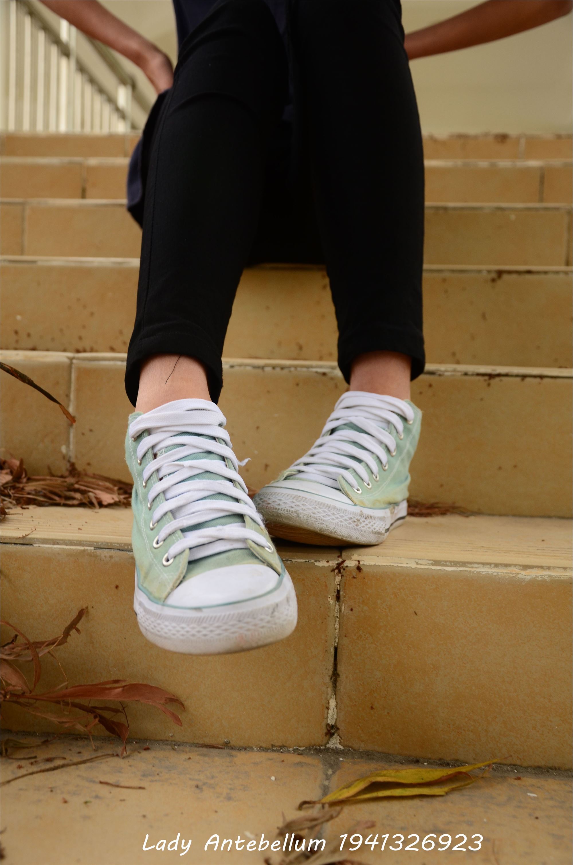 [战前女神] 恋足美腿棉袜女神级摄影套图 022