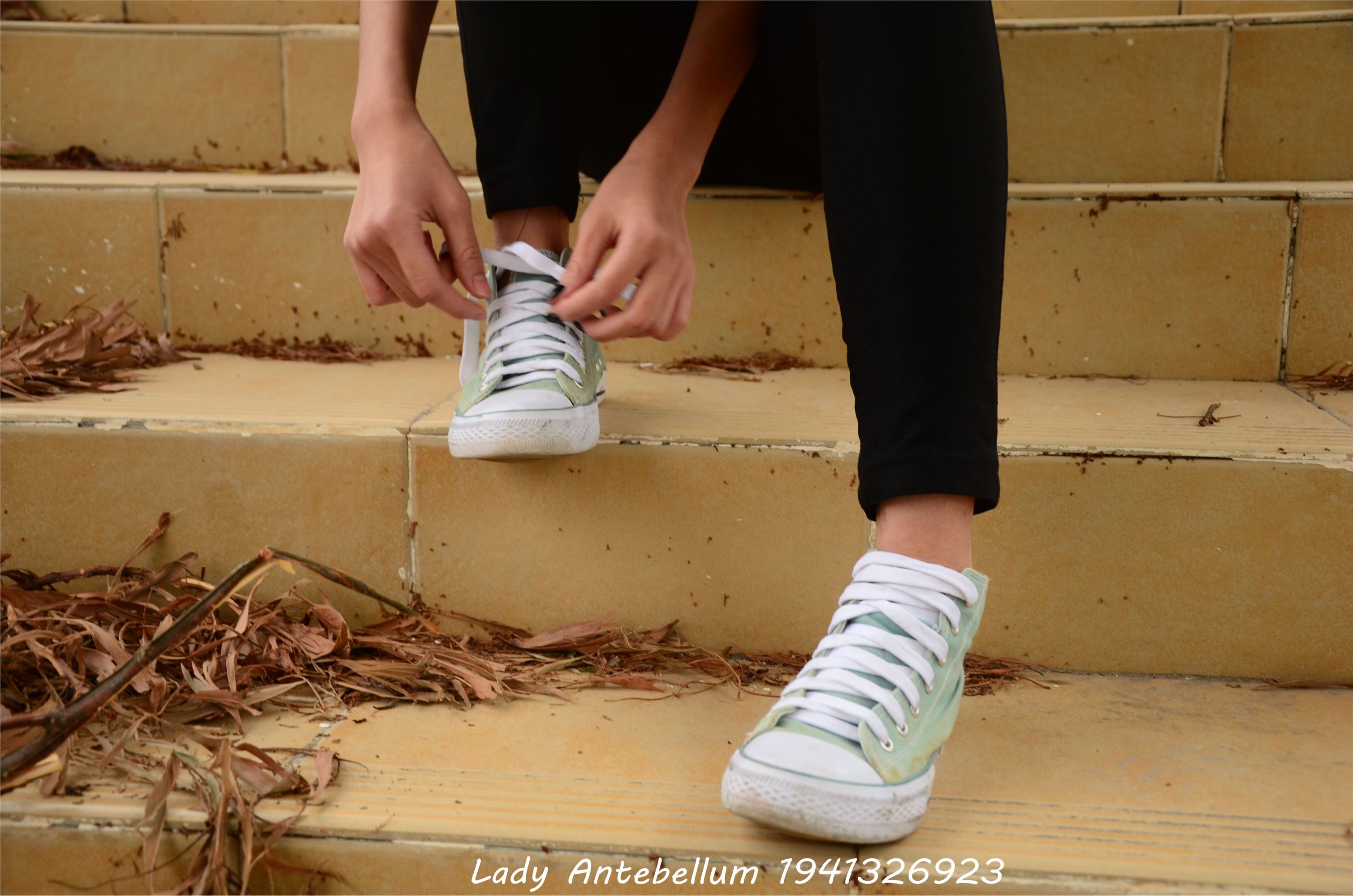 [战前女神] 恋足美腿棉袜女神级摄影套图 022