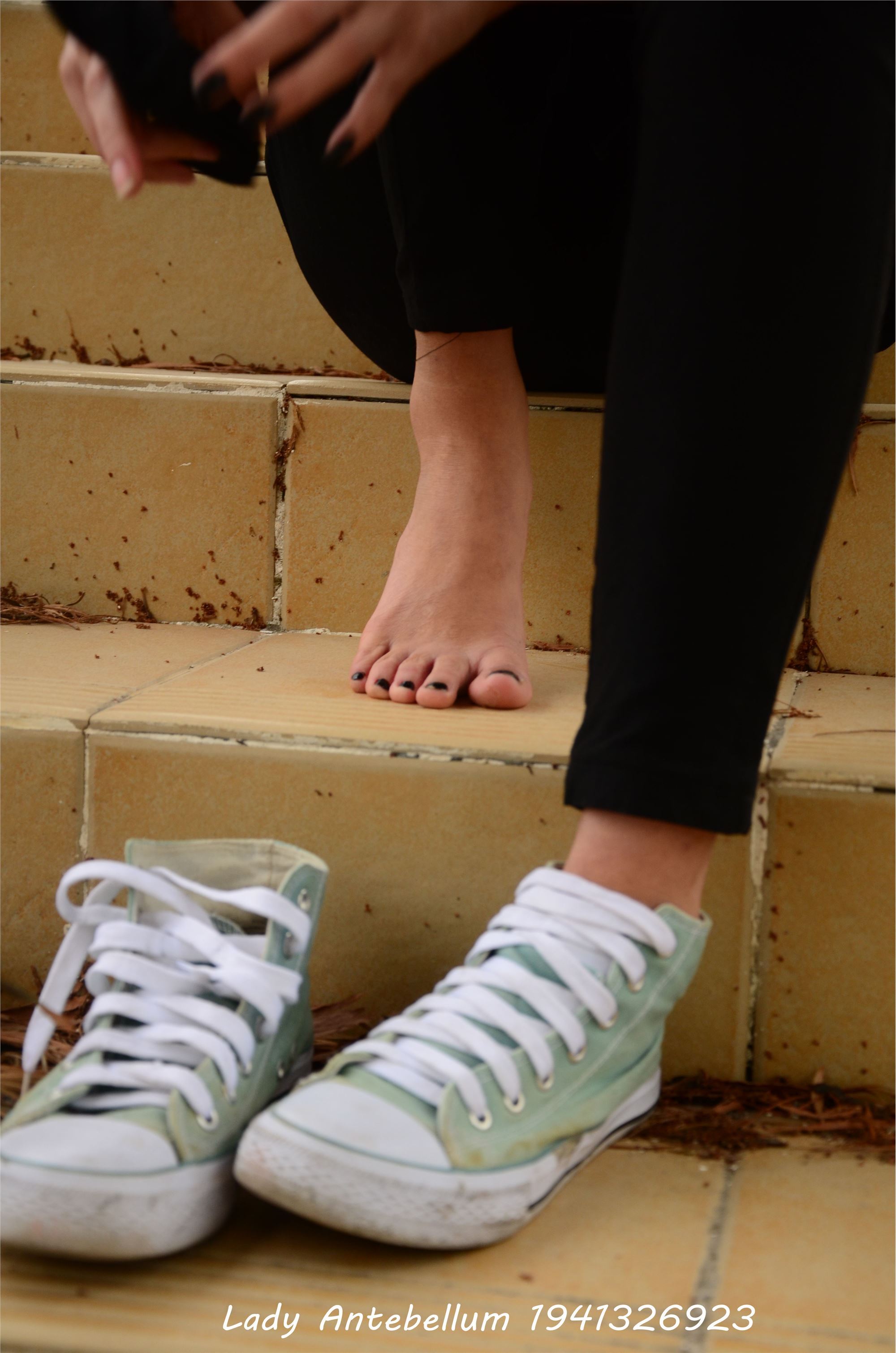 [战前女神] 恋足美腿棉袜女神级摄影套图 022