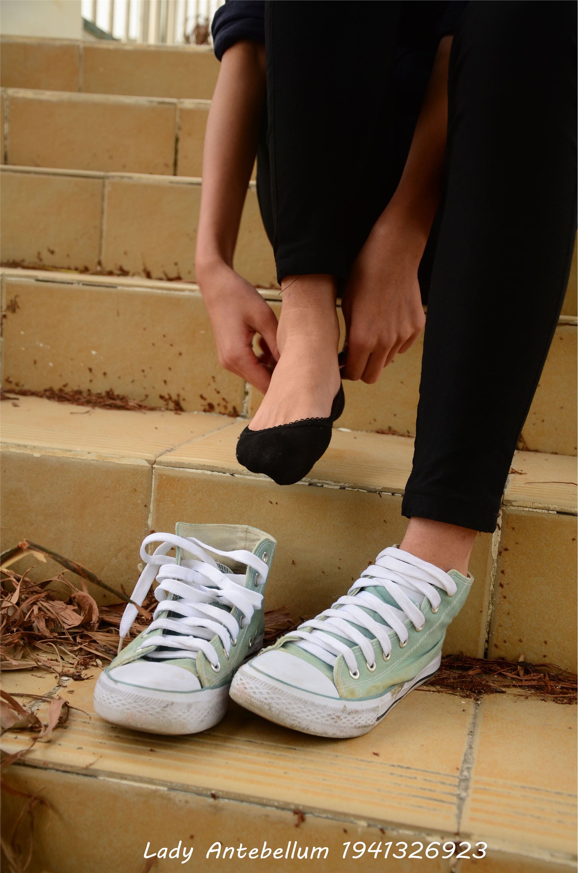 [战前女神] 恋足美腿棉袜女神级摄影套图 022