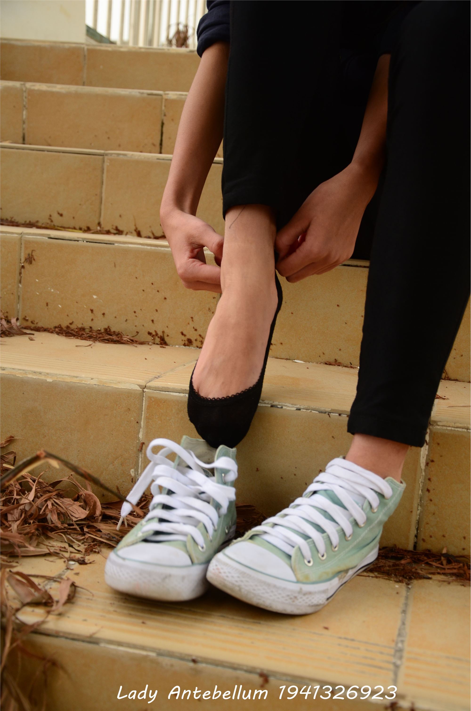 [战前女神] 恋足美腿棉袜女神级摄影套图 022