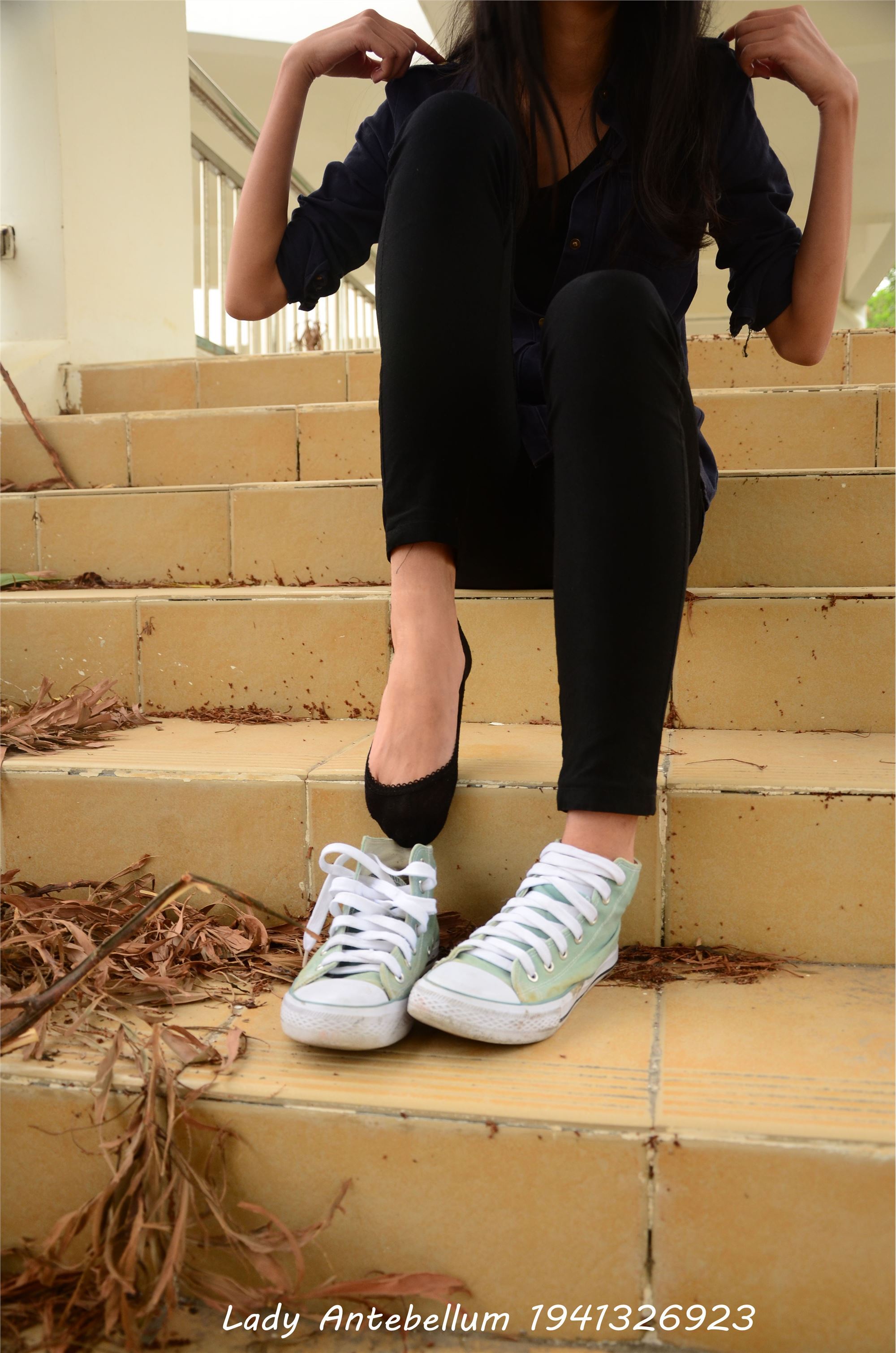 [战前女神] 恋足美腿棉袜女神级摄影套图 022