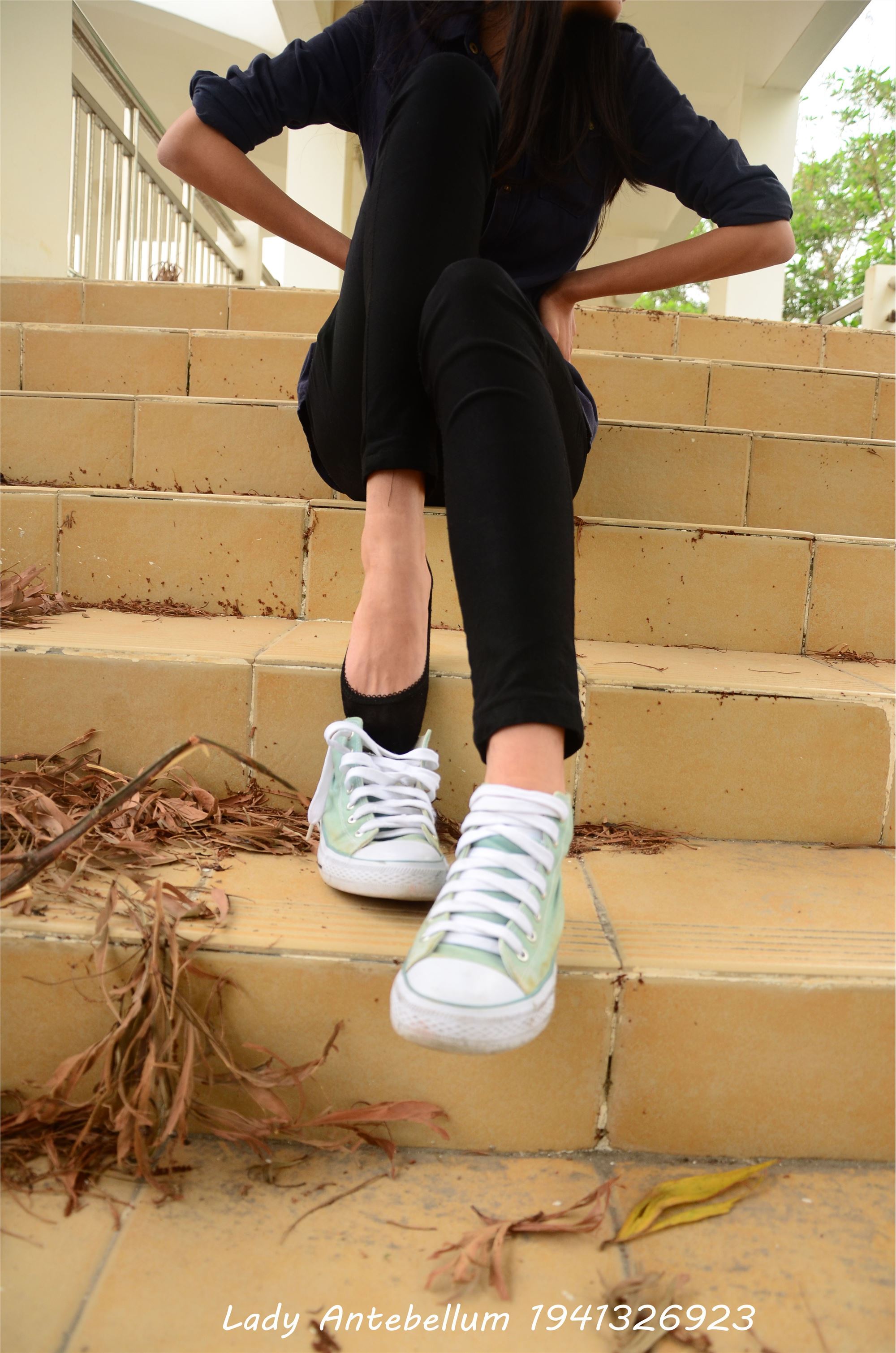 [战前女神] 恋足美腿棉袜女神级摄影套图 022