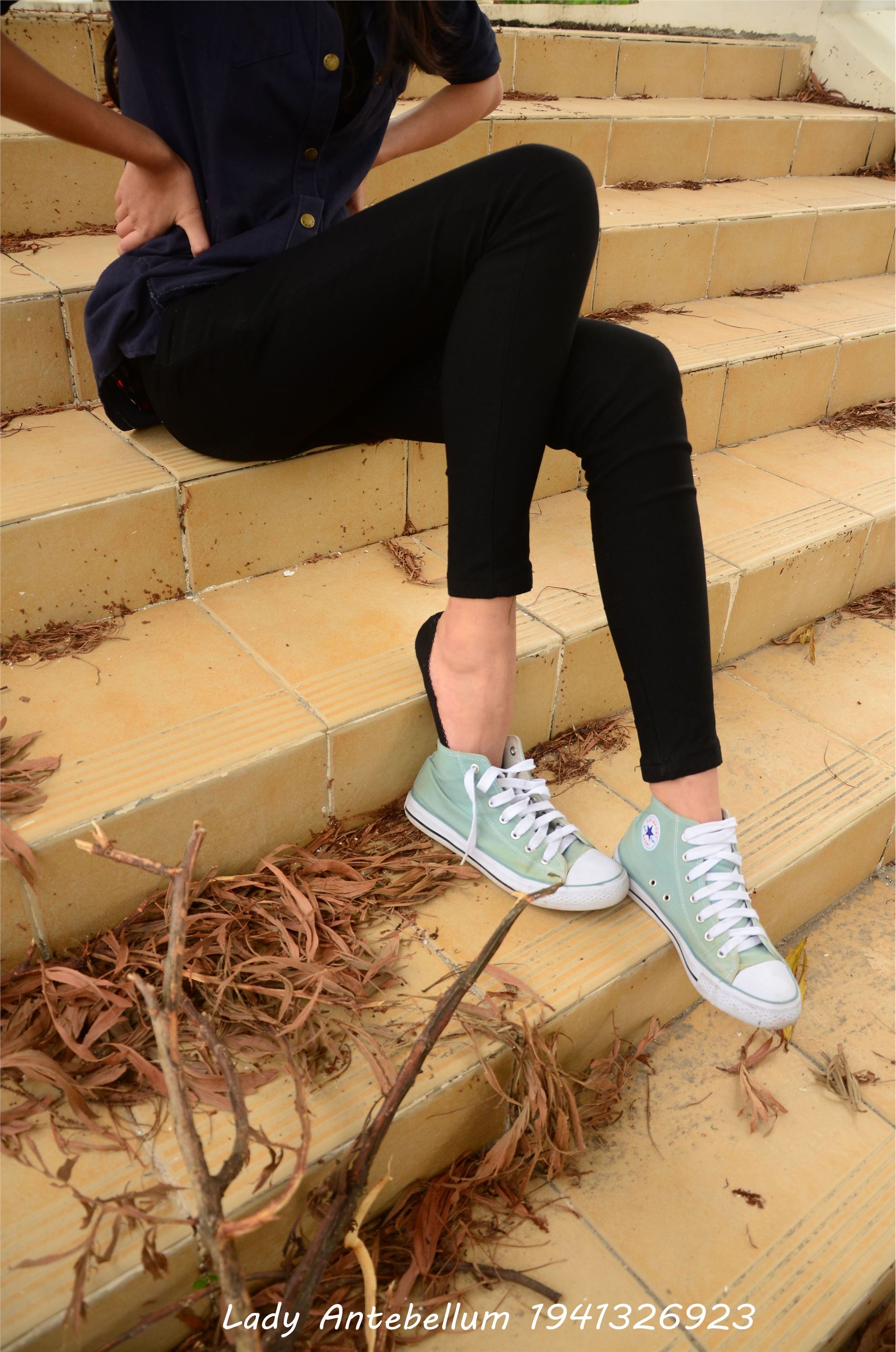 [战前女神] 恋足美腿棉袜女神级摄影套图 022