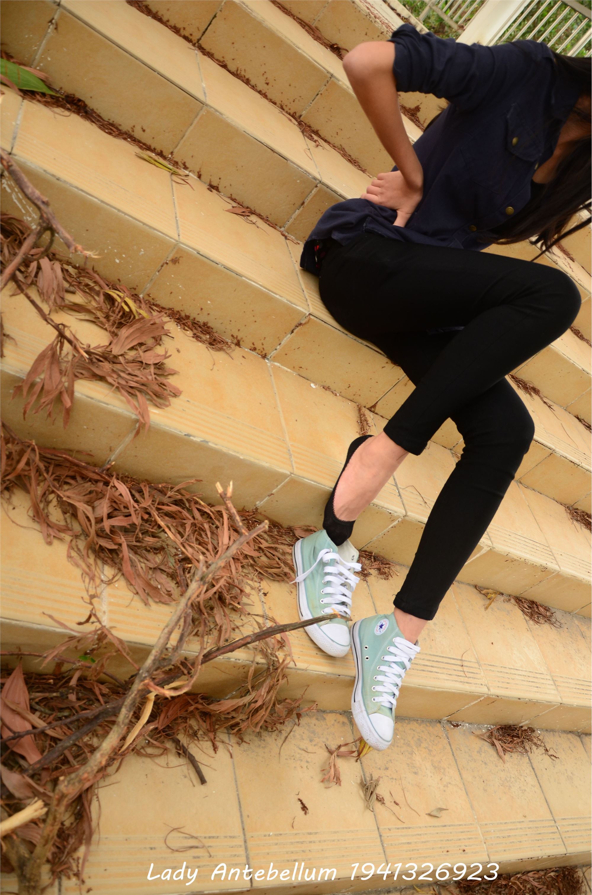 [战前女神] 恋足美腿棉袜女神级摄影套图 022