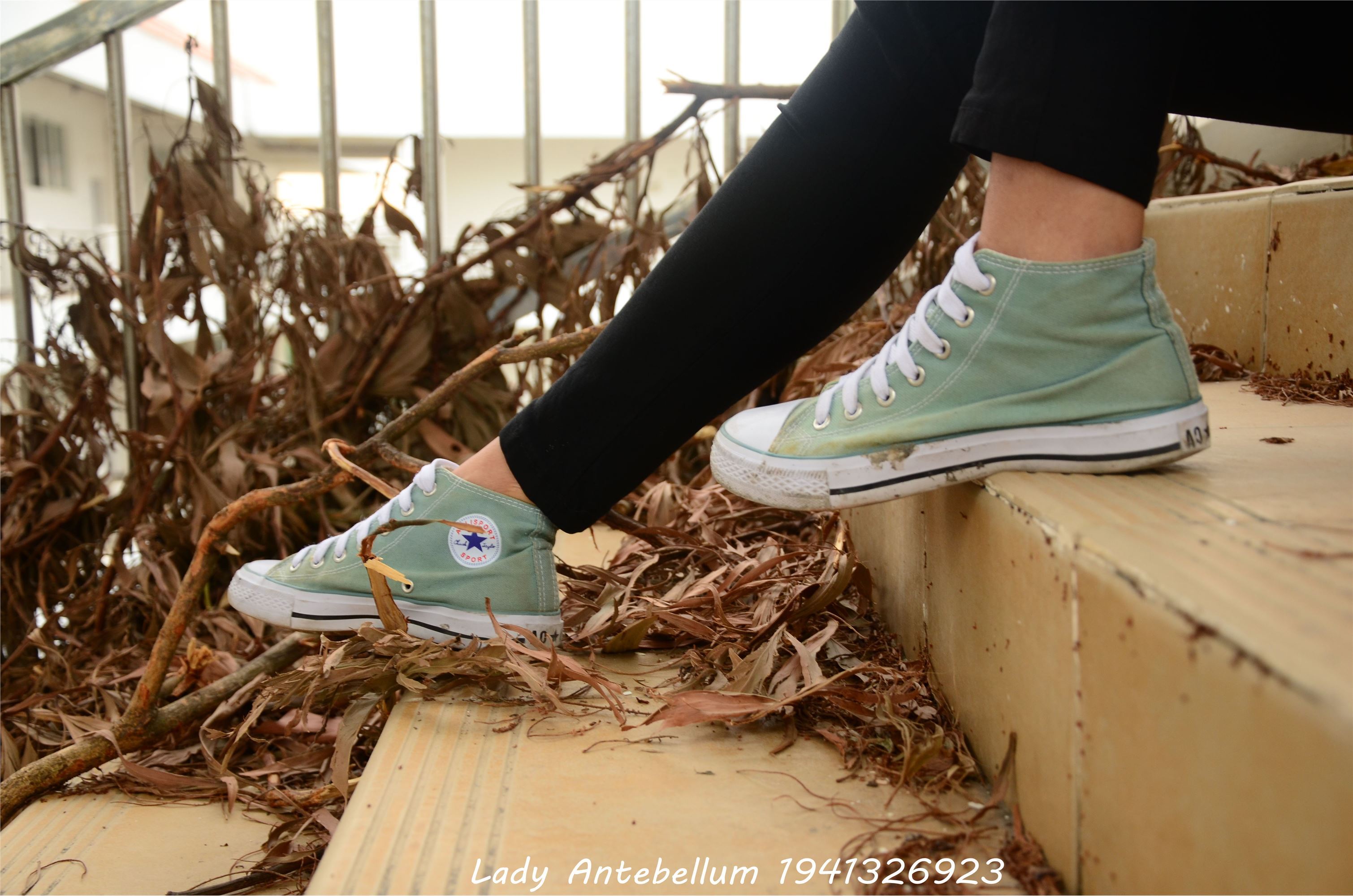 [战前女神] 恋足美腿棉袜女神级摄影套图 022