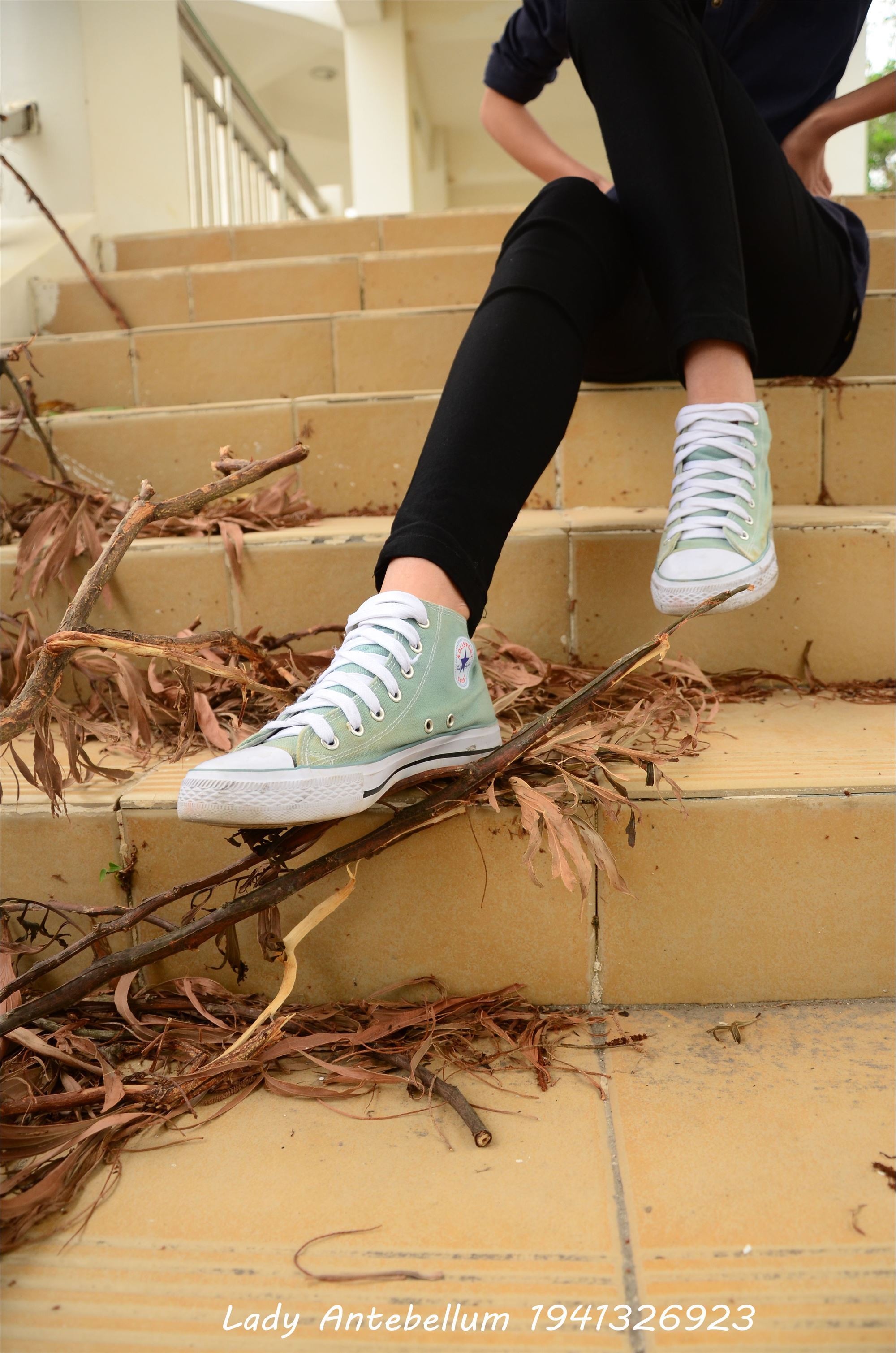 [战前女神] 恋足美腿棉袜女神级摄影套图 022