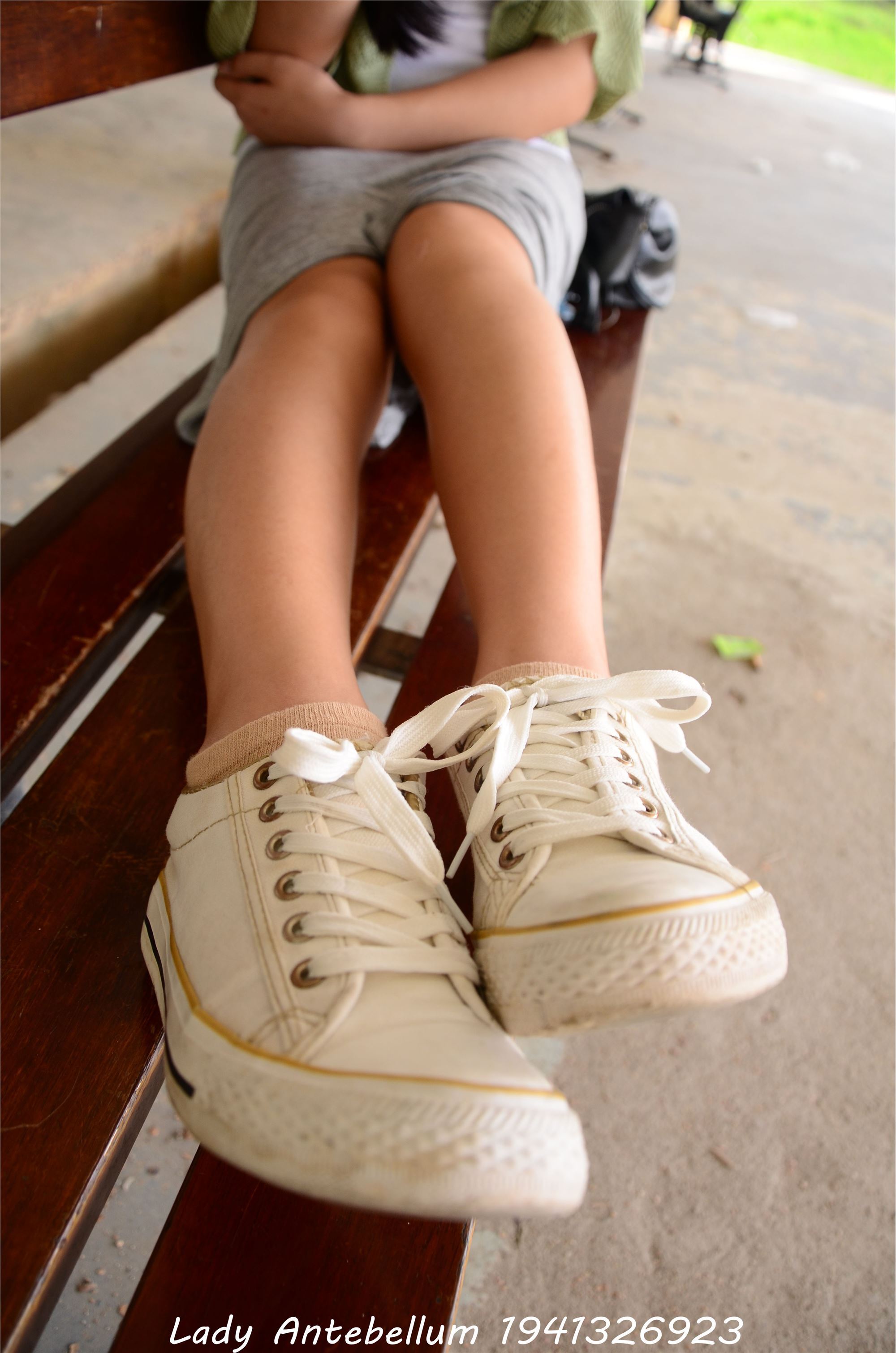 [战前女神] 恋足美腿棉袜女神级摄影套图 023