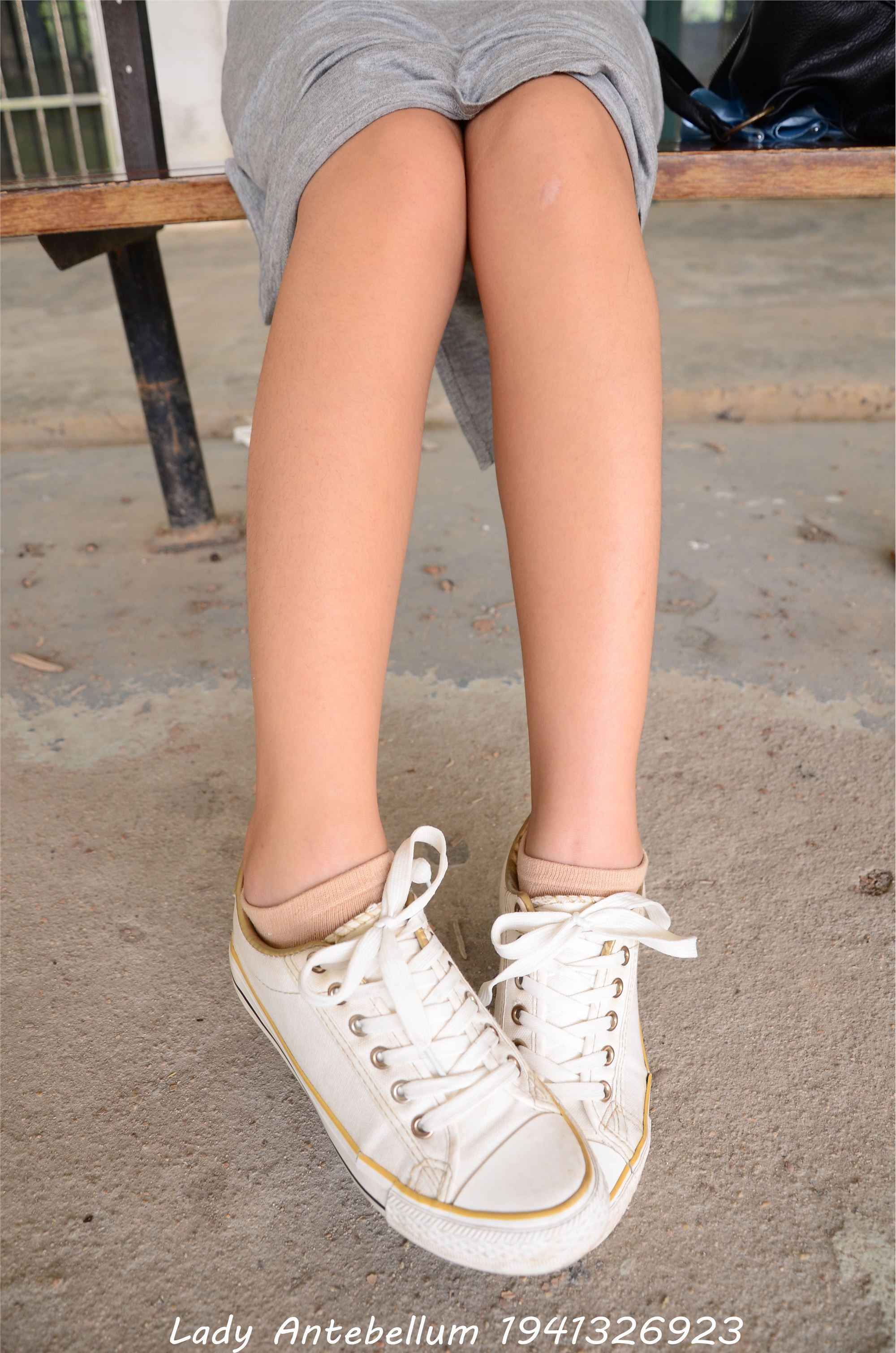 [战前女神] 恋足美腿棉袜女神级摄影套图 023