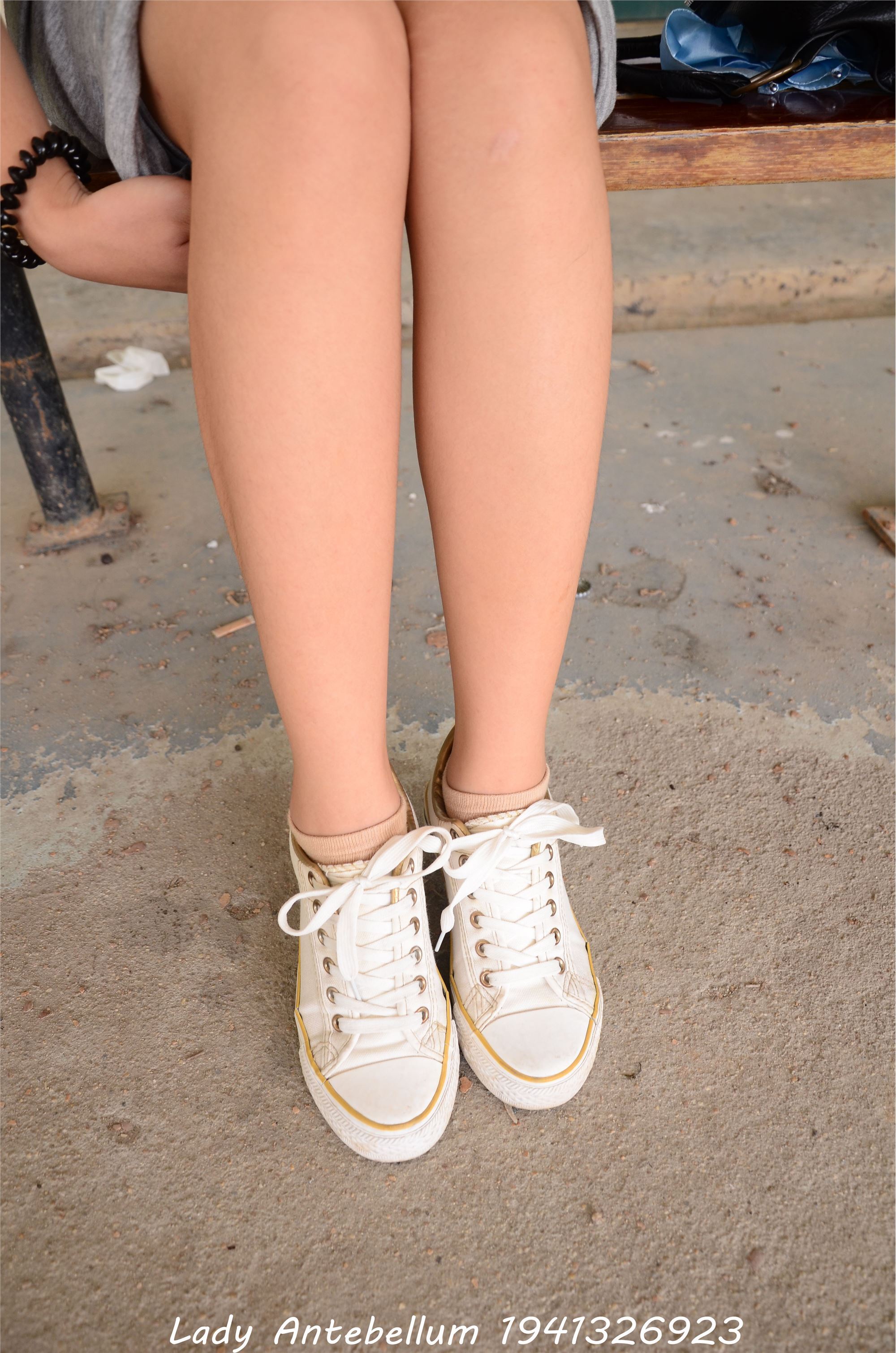 [战前女神] 恋足美腿棉袜女神级摄影套图 023