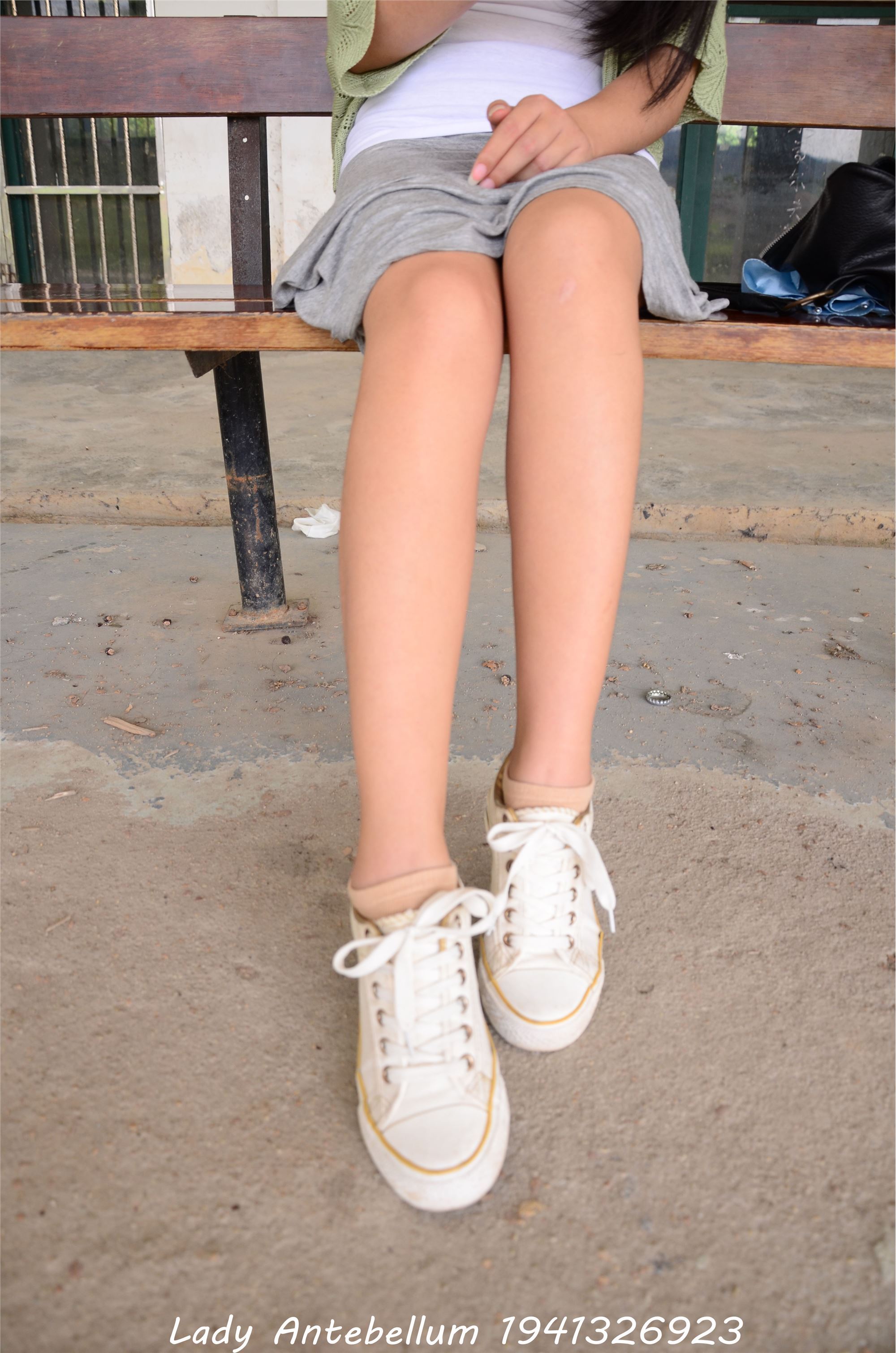 [战前女神] 恋足美腿棉袜女神级摄影套图 023