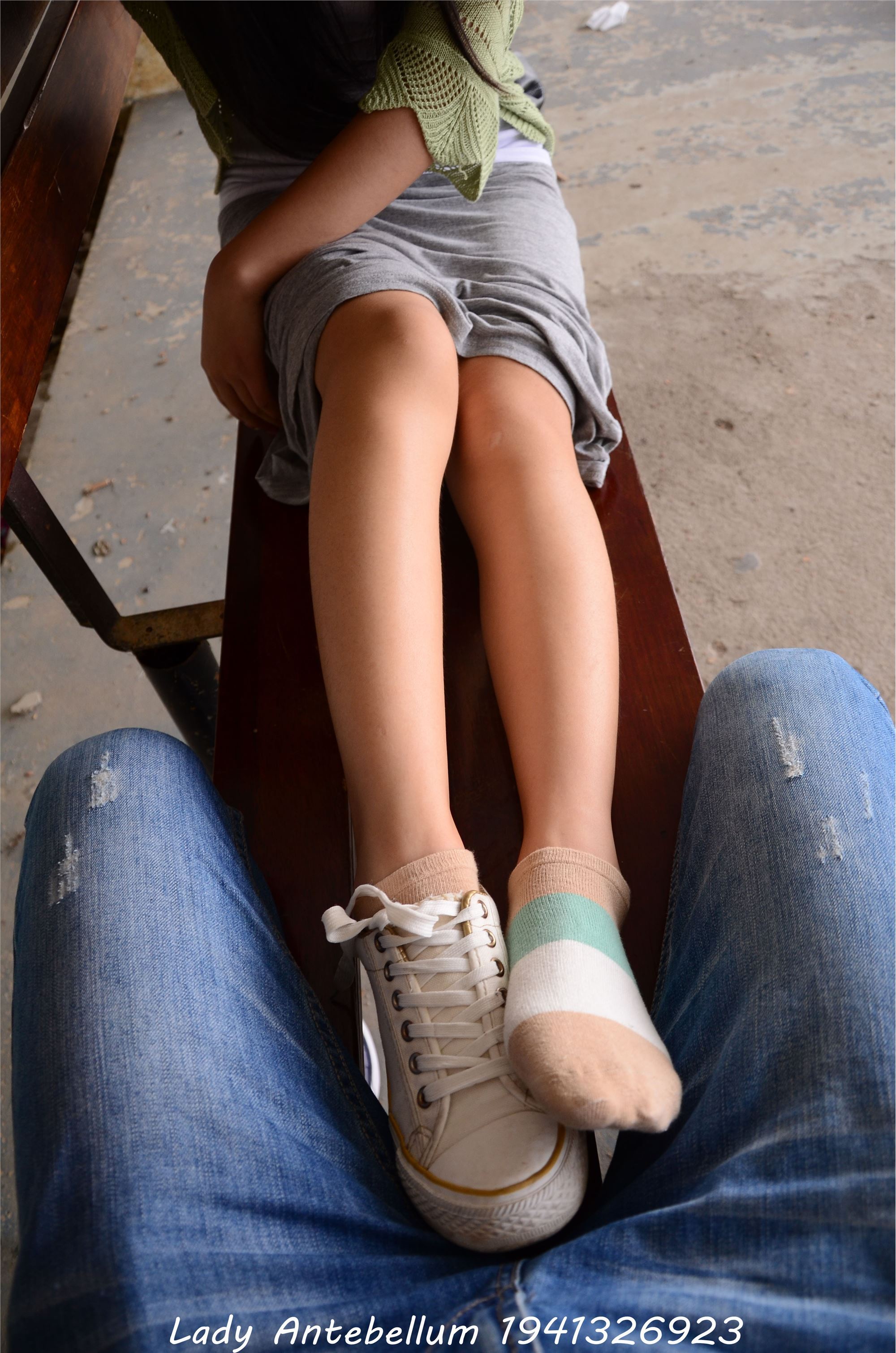 [战前女神] 恋足美腿棉袜女神级摄影套图 023