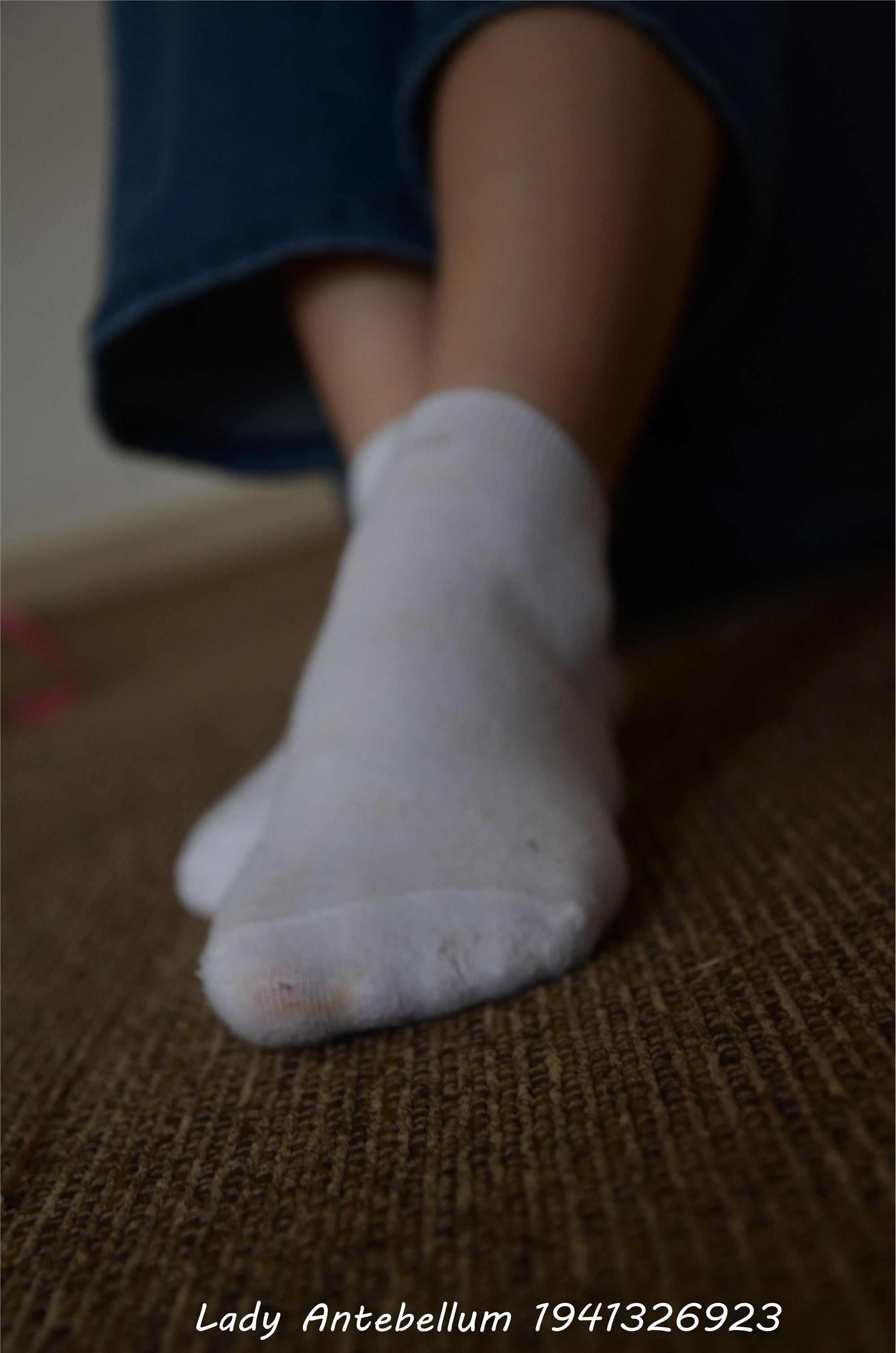 [战前女神] 恋足美腿棉袜女神级摄影套图 024