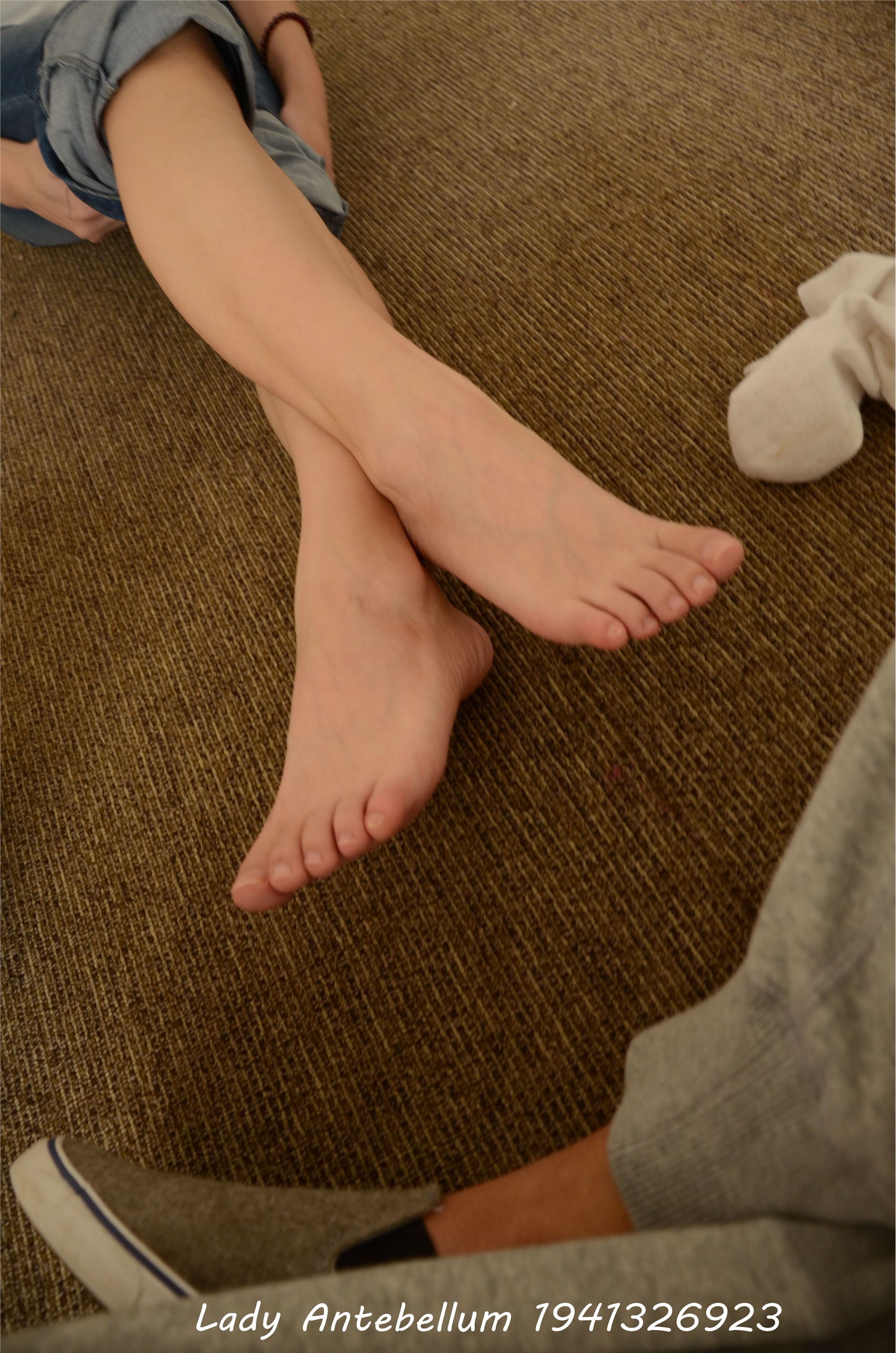 [战前女神] 恋足美腿棉袜女神级摄影套图 024