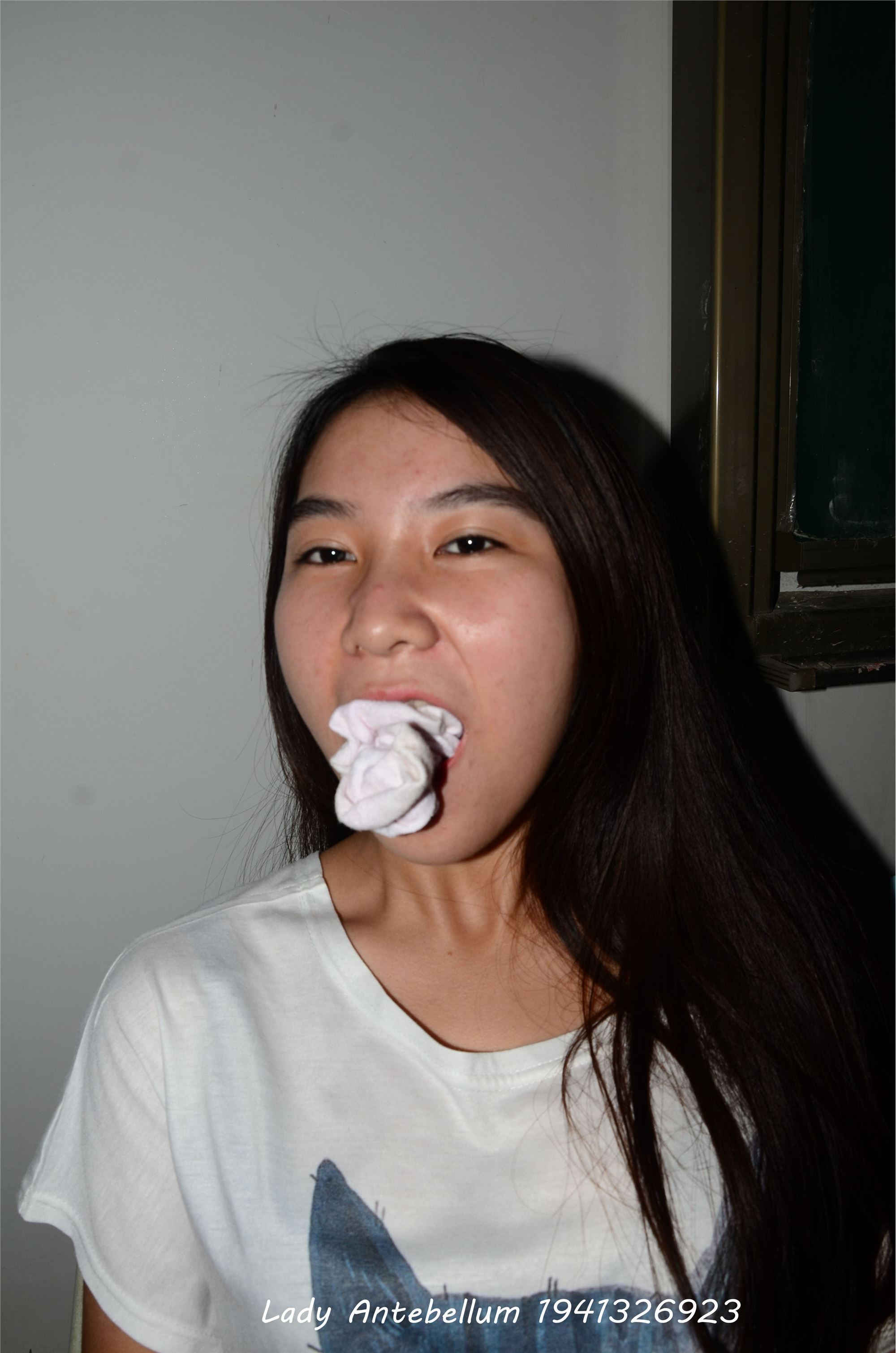 [战前女神] 恋足美腿棉袜女神级摄影套图 025