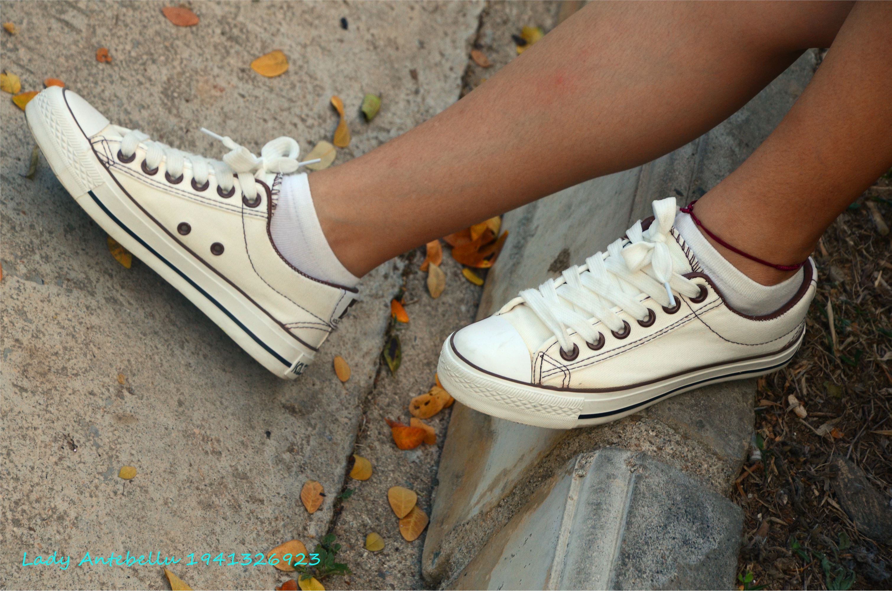 [战前女神] 恋足美腿棉袜女神级摄影套图 026