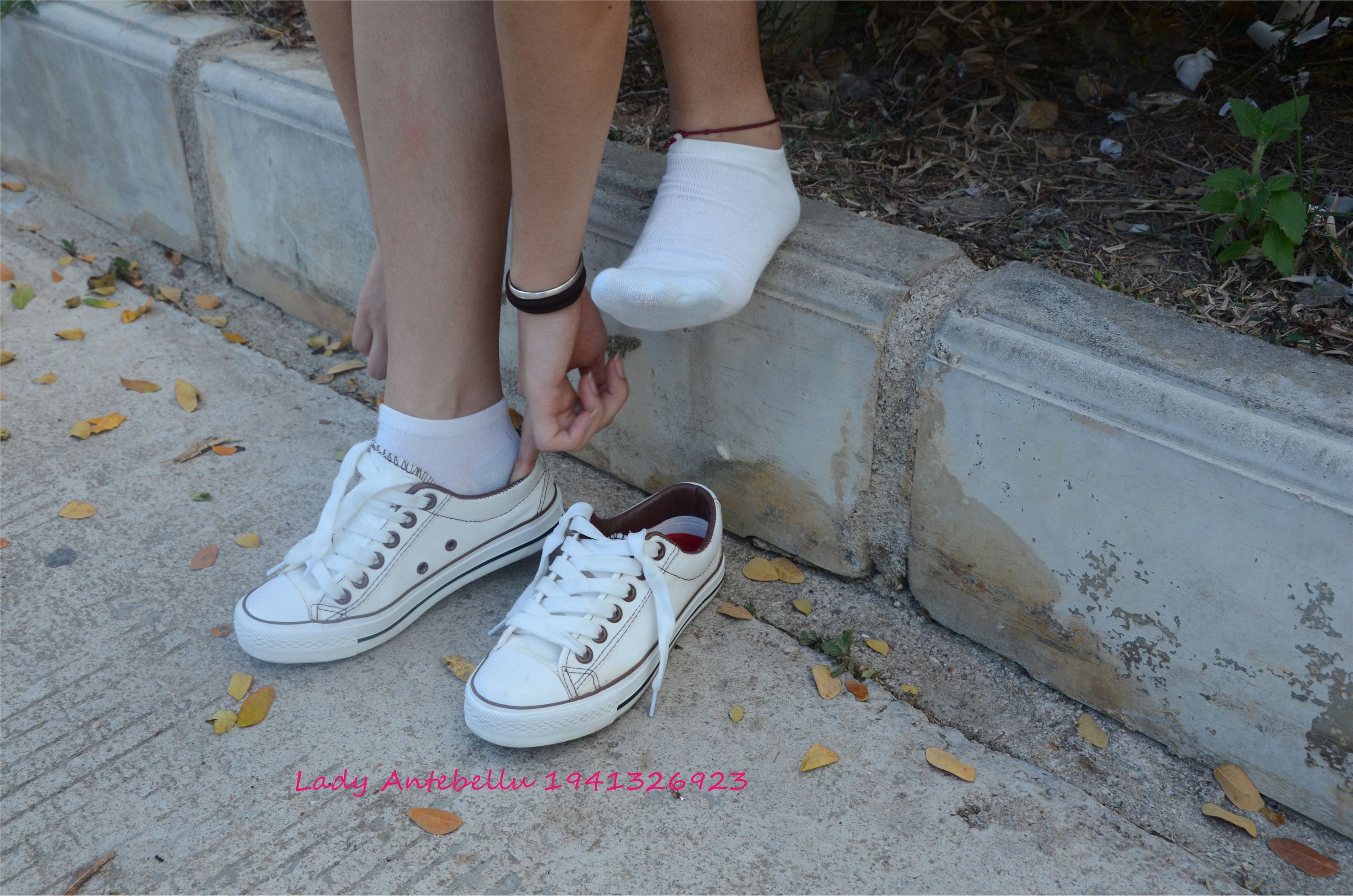 [战前女神] 恋足美腿棉袜女神级摄影套图 026