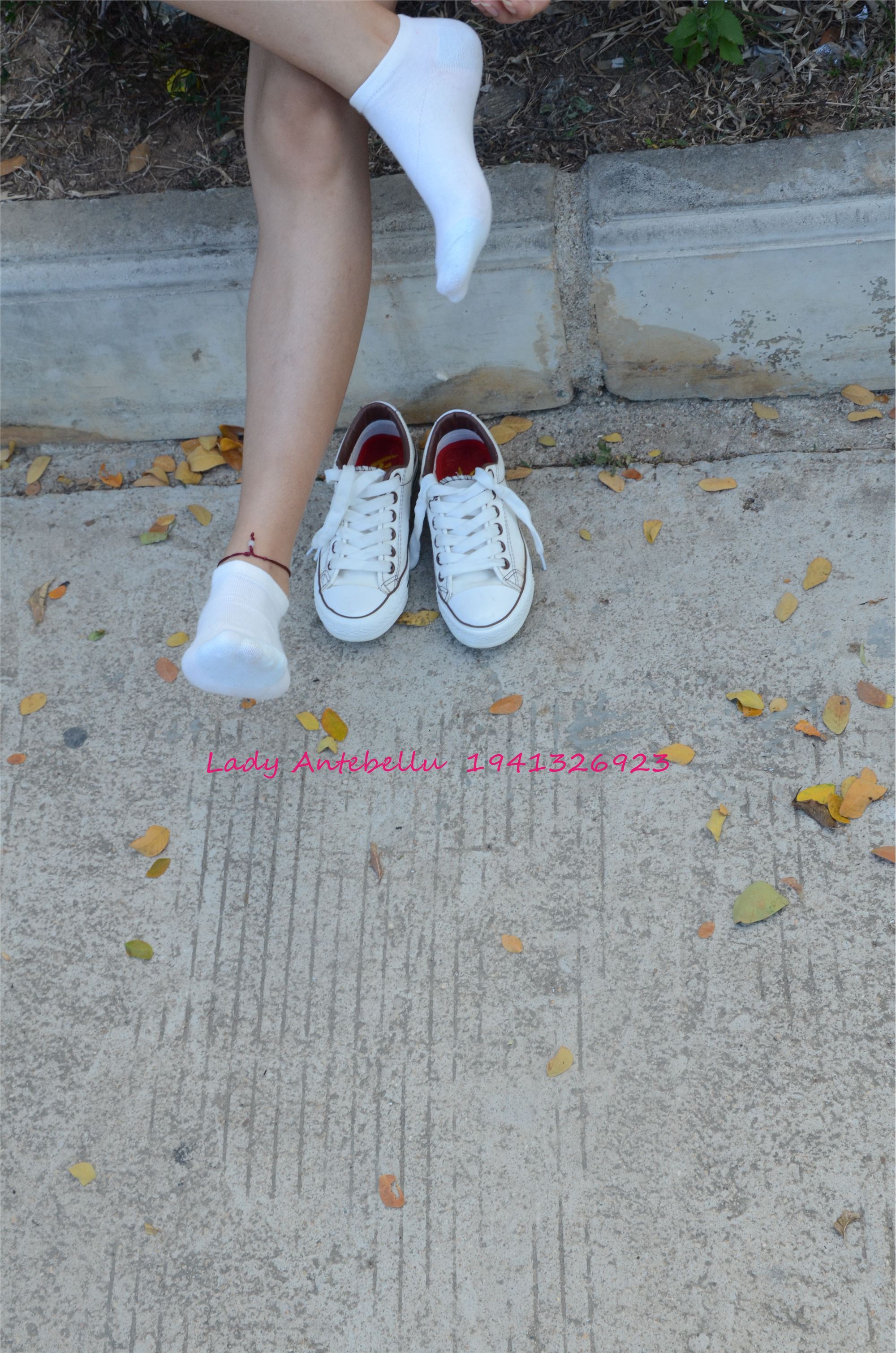 [战前女神] 恋足美腿棉袜女神级摄影套图 026