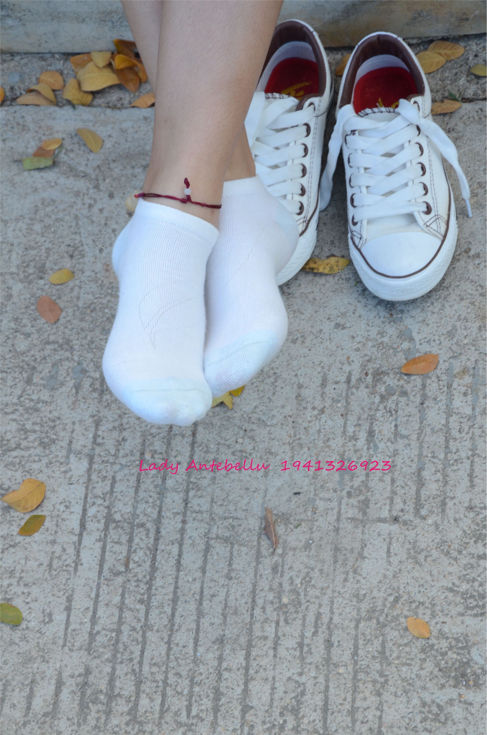 [战前女神] 恋足美腿棉袜女神级摄影套图 026