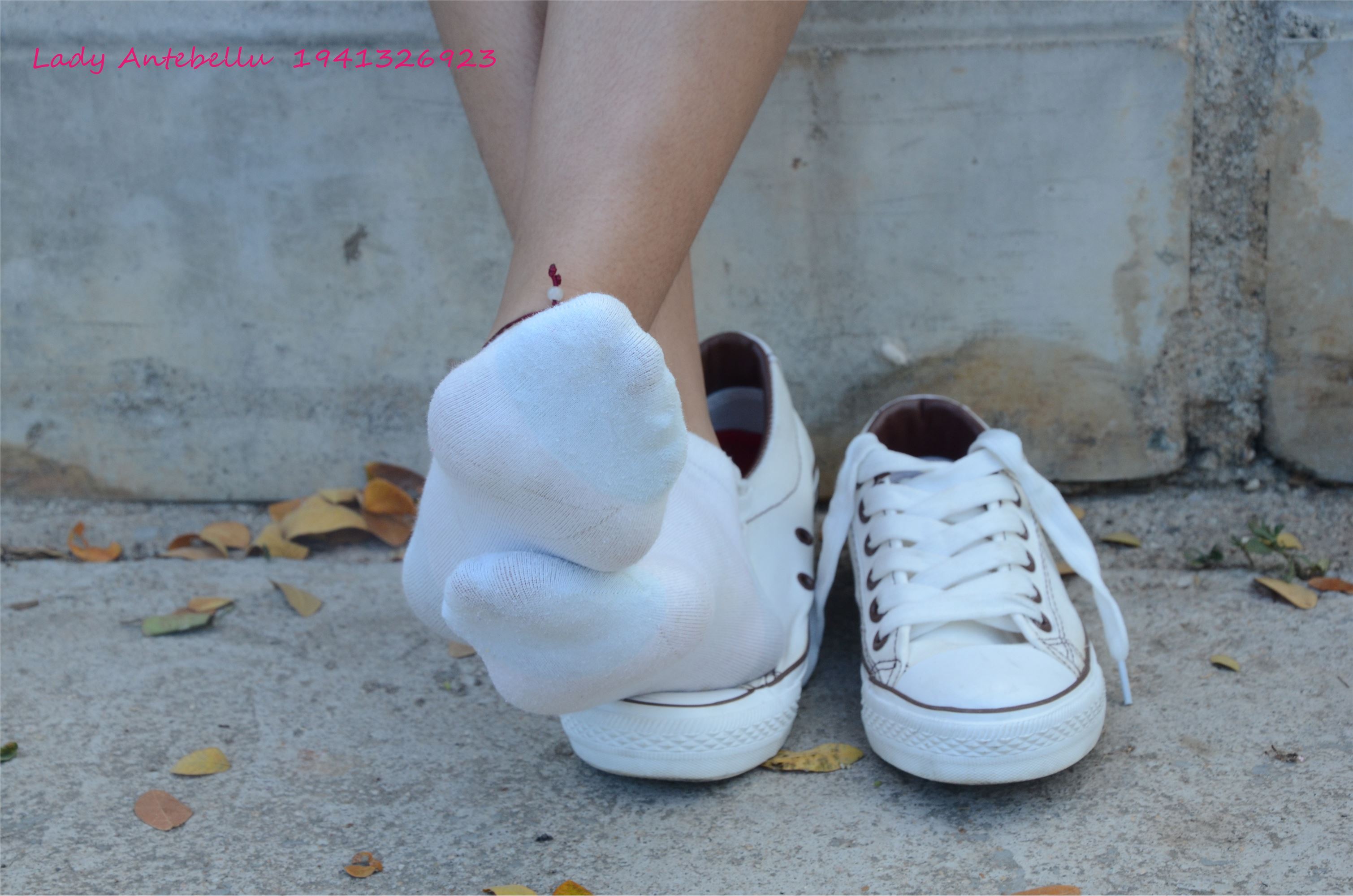 [战前女神] 恋足美腿棉袜女神级摄影套图 026