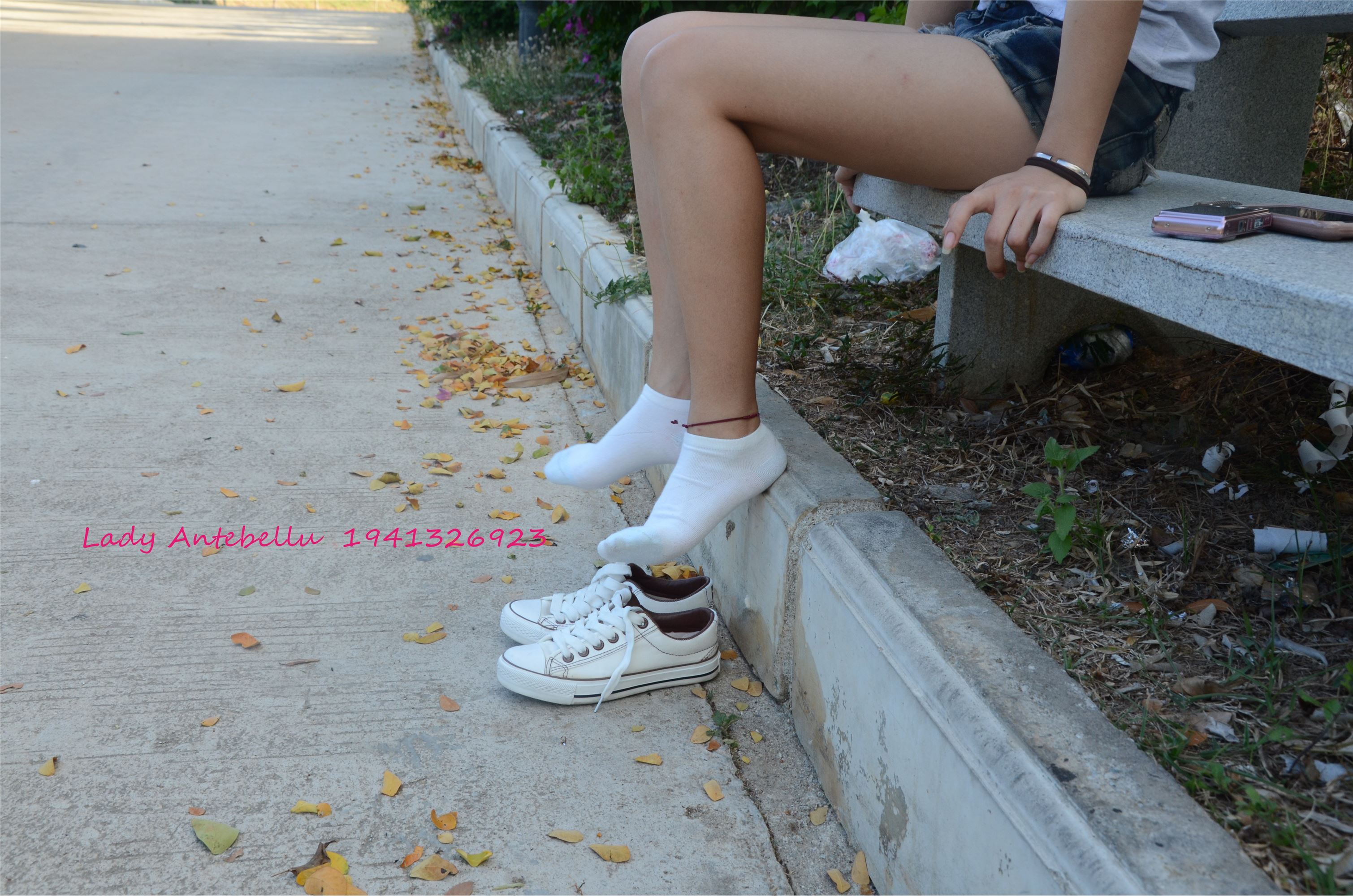 [战前女神] 恋足美腿棉袜女神级摄影套图 026