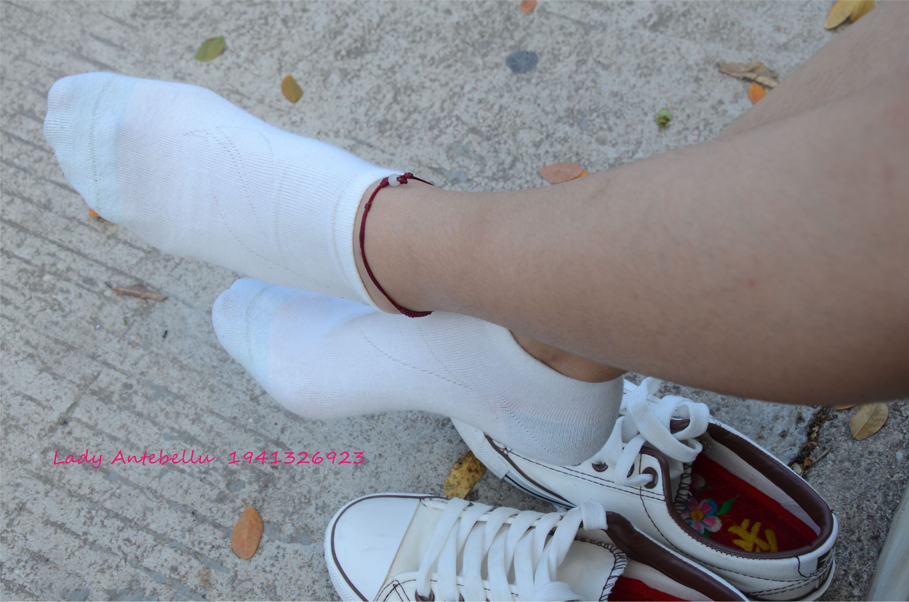 [战前女神] 恋足美腿棉袜女神级摄影套图 026