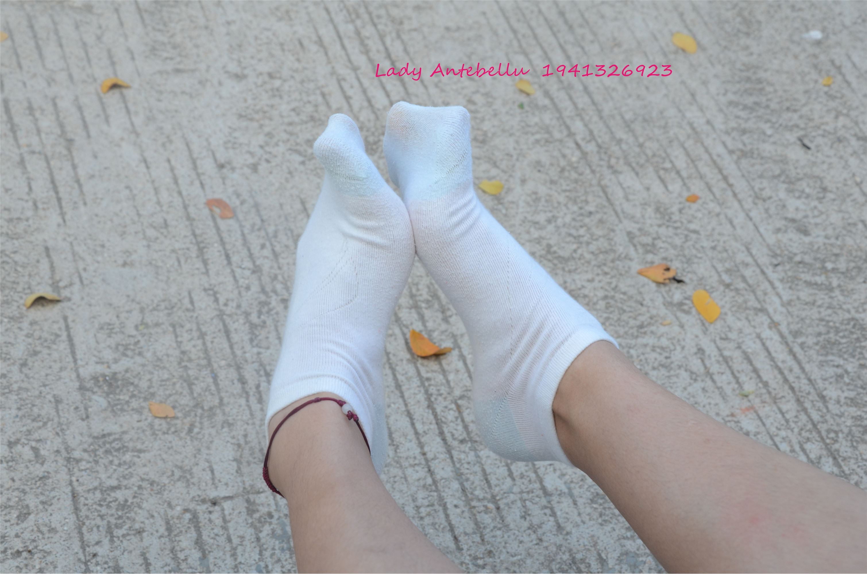 [战前女神] 恋足美腿棉袜女神级摄影套图 026