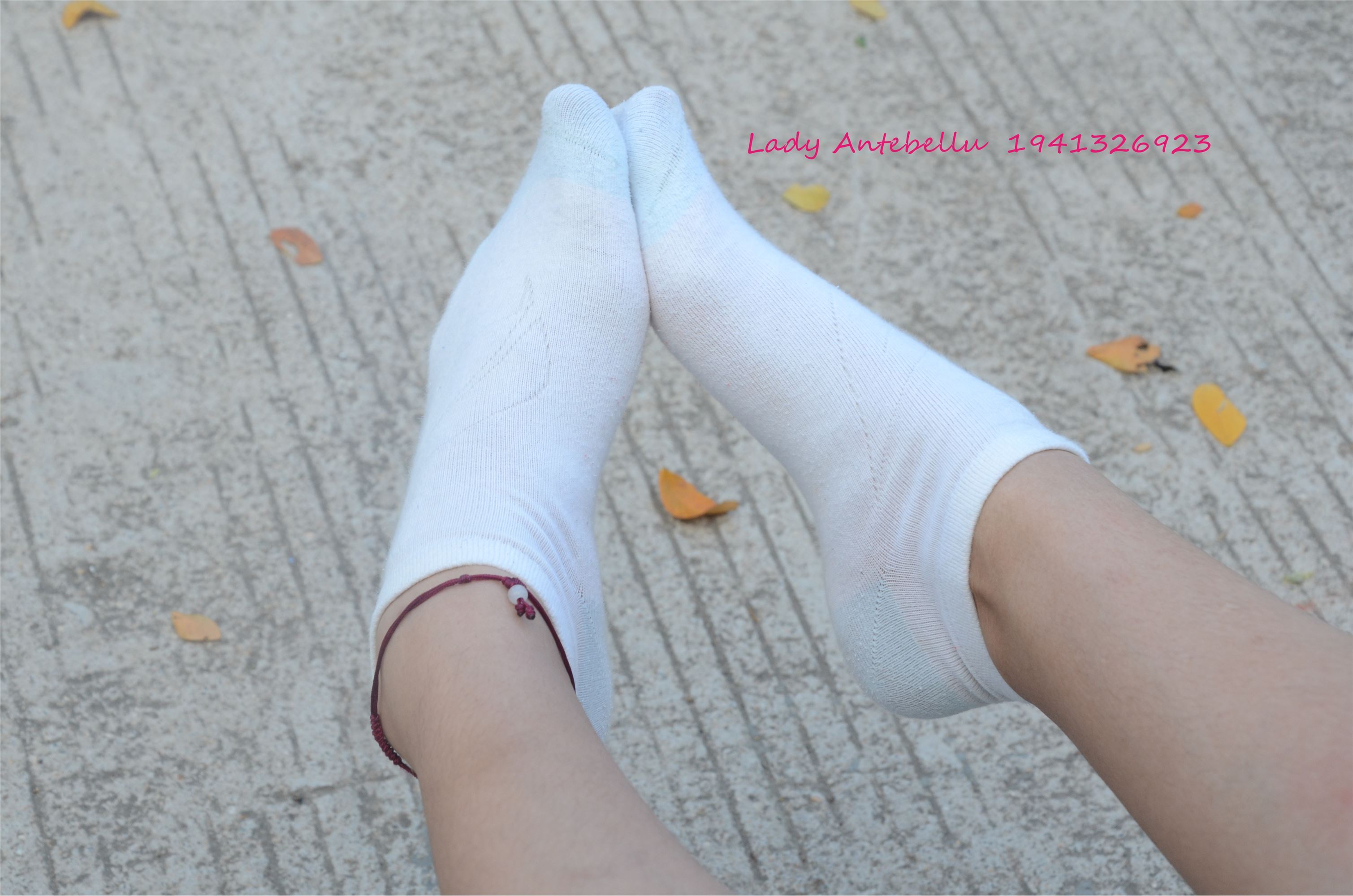 [战前女神] 恋足美腿棉袜女神级摄影套图 026