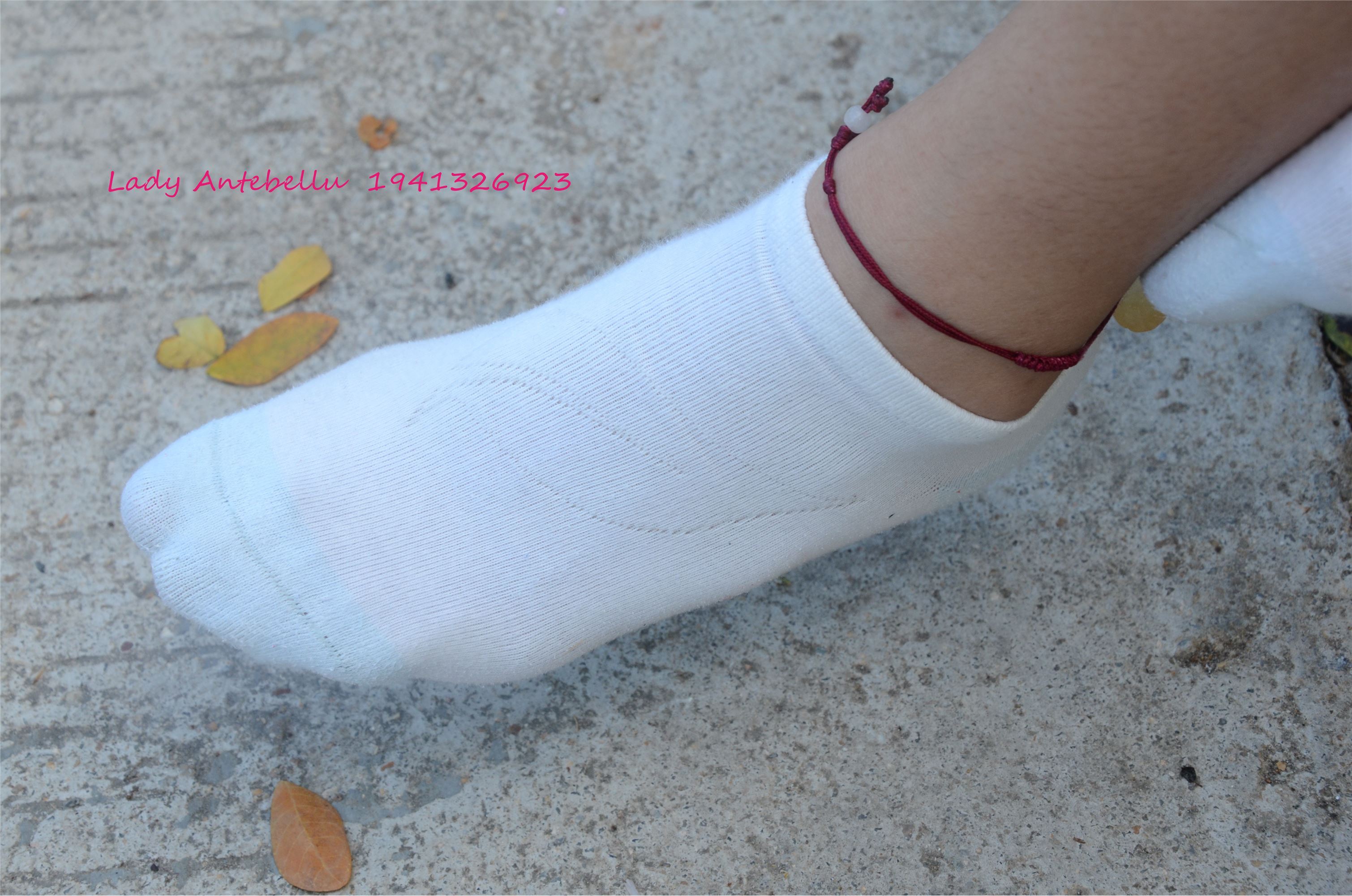 [战前女神] 恋足美腿棉袜女神级摄影套图 026