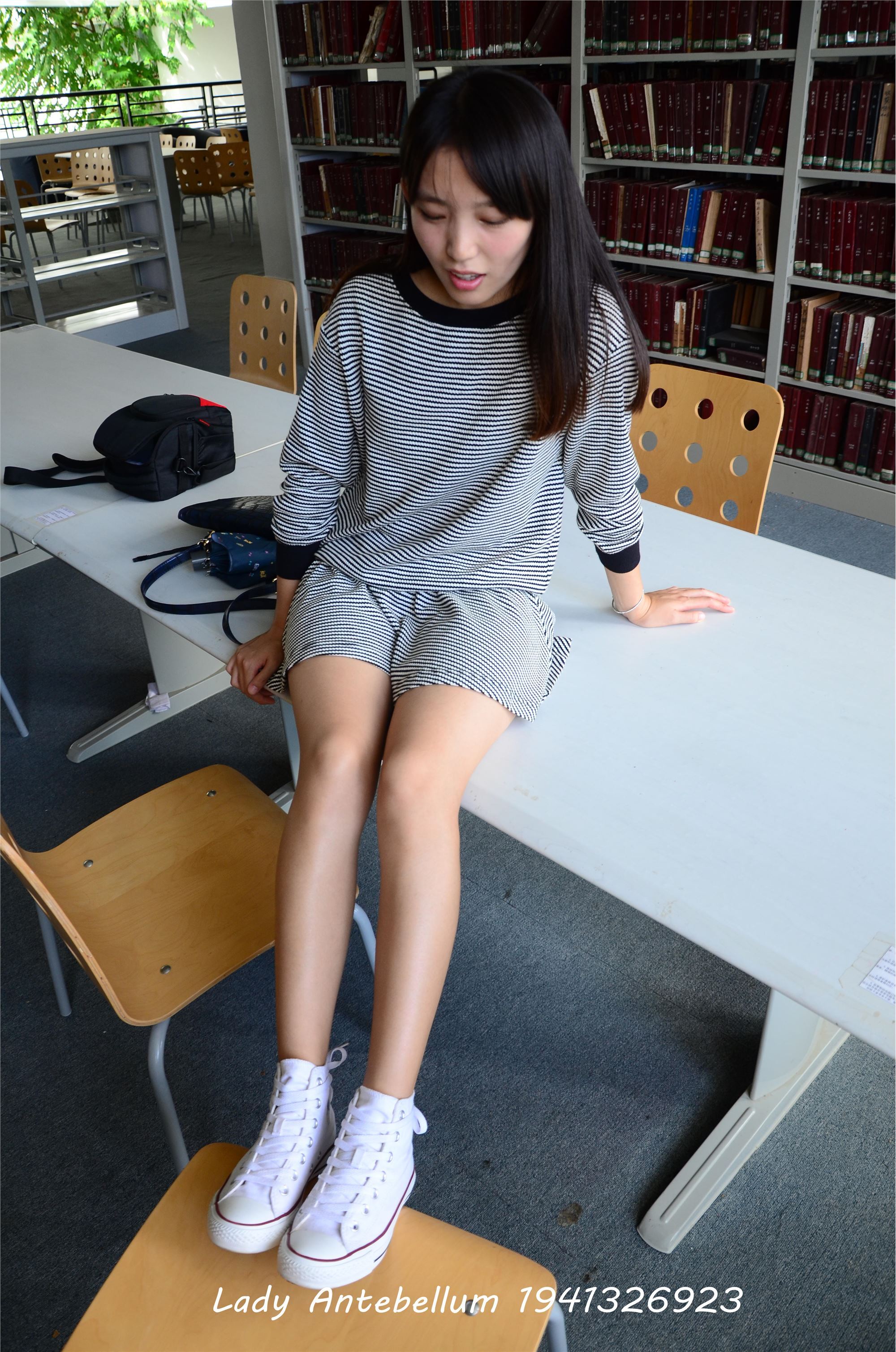 [战前女神] 恋足美腿棉袜女神级摄影套图 027