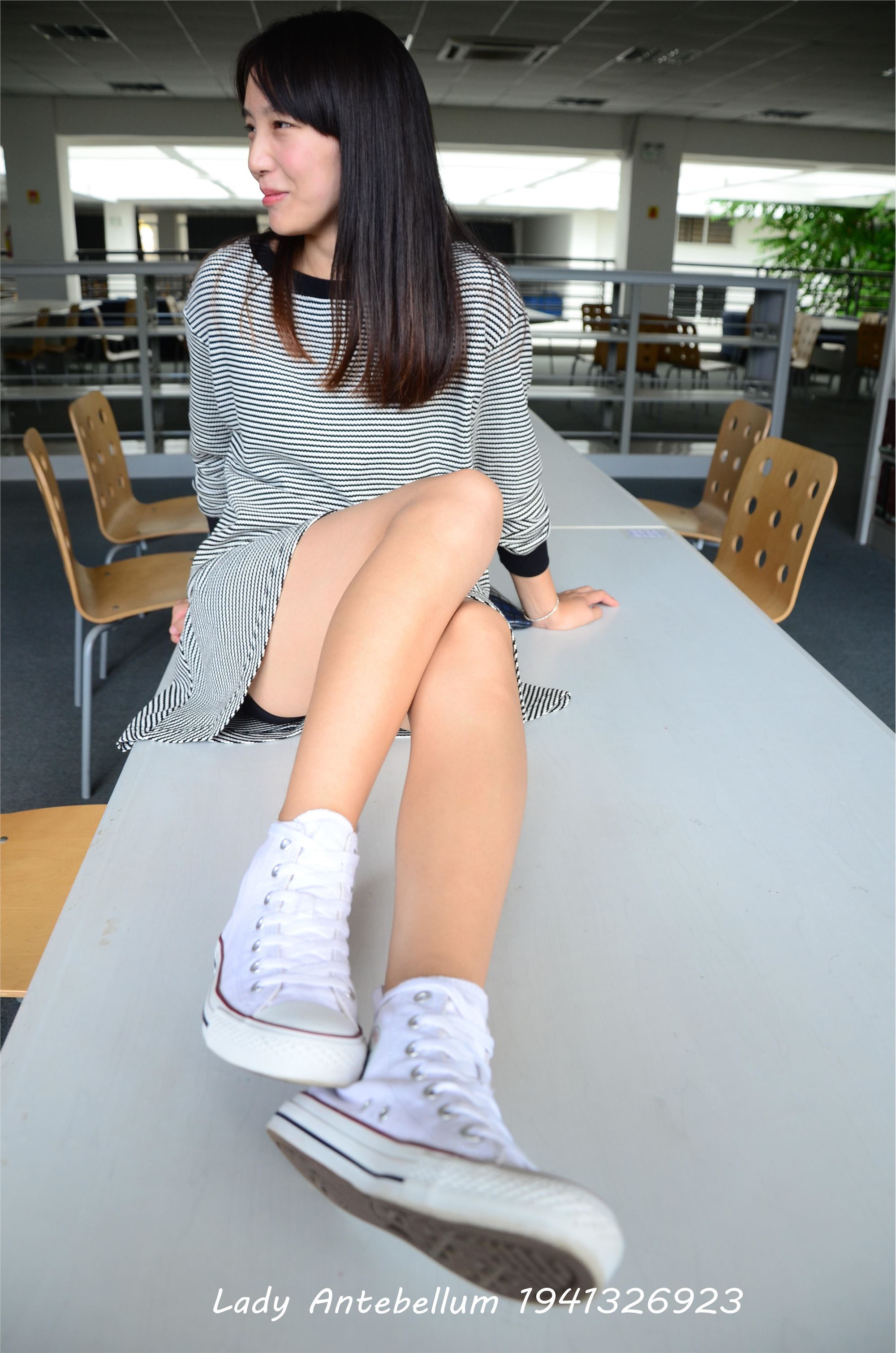 [战前女神] 恋足美腿棉袜女神级摄影套图 027